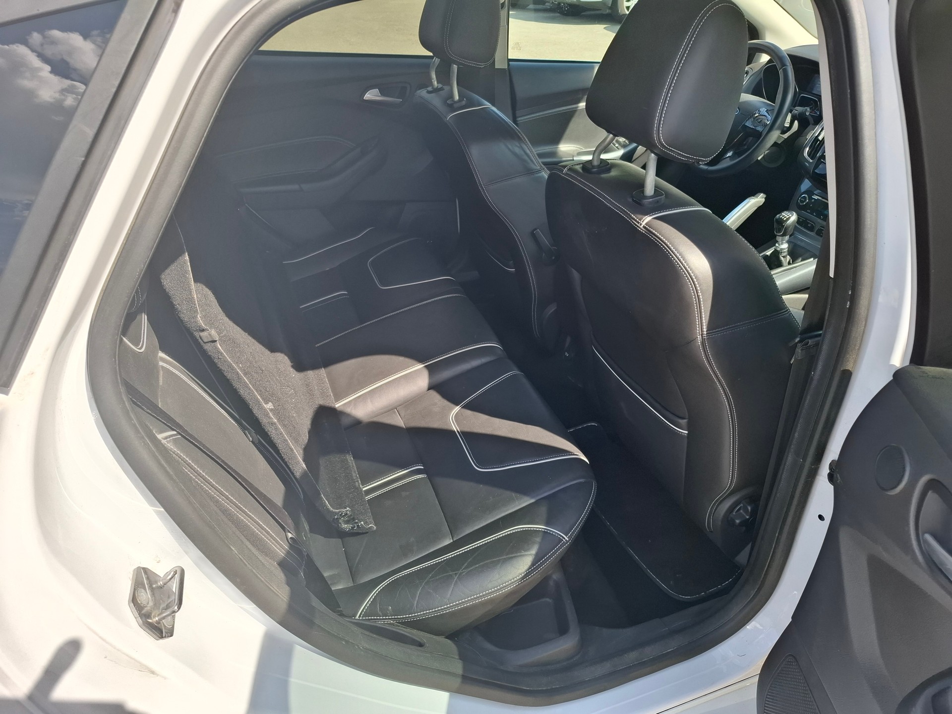 FORD Focus 1.6 SCTi Titanium-image-8