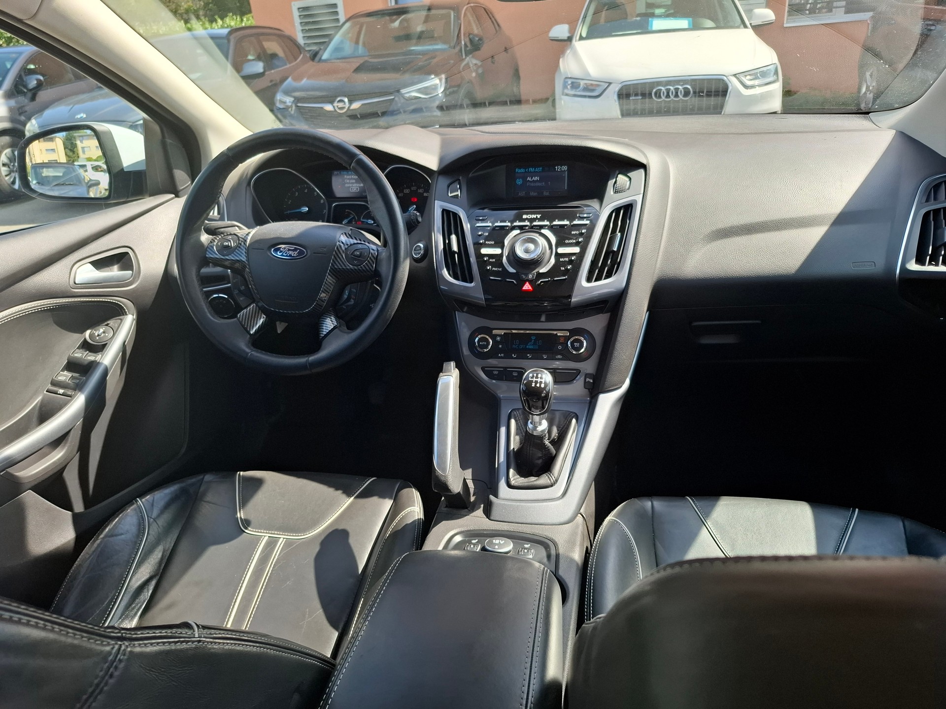 FORD Focus 1.6 SCTi Titanium-image-9