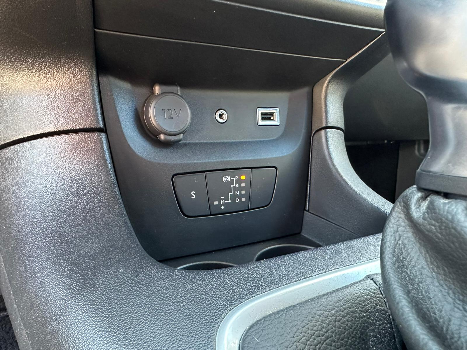 CITROEN C3 1.2i PureTech Elle EAT6-image-13
