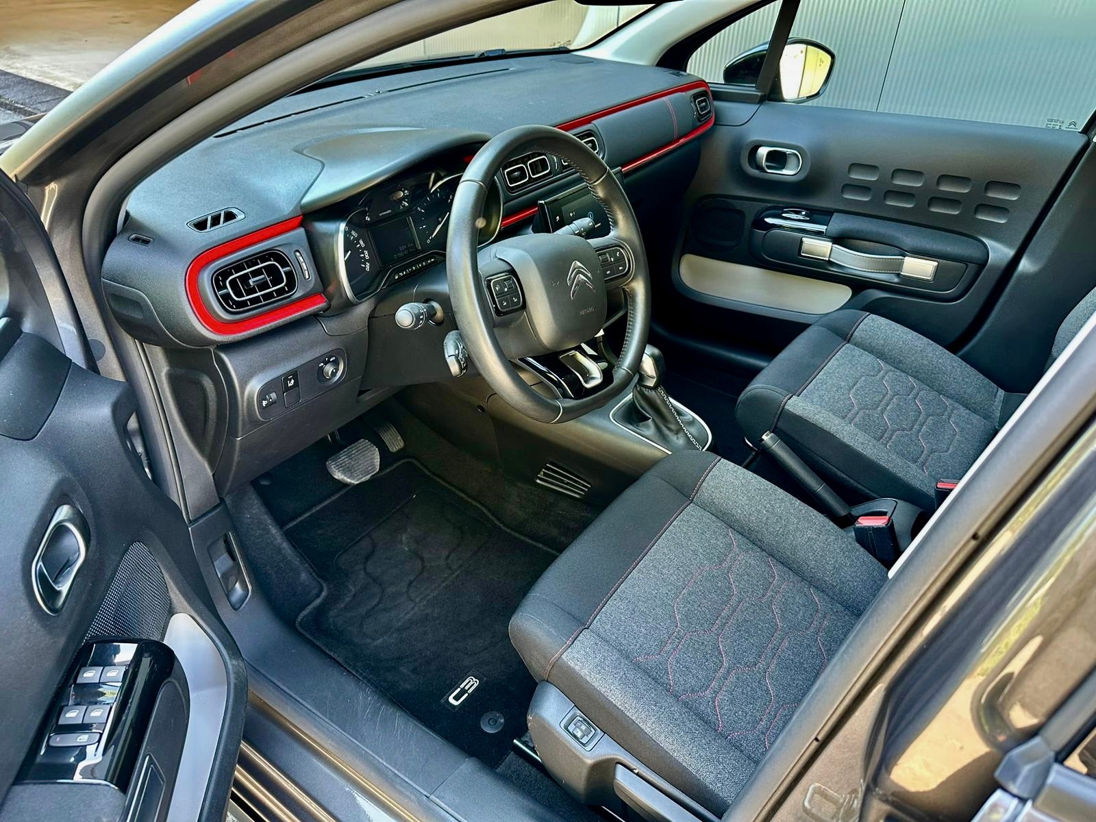 CITROEN C3 1.2i PureTech Elle EAT6-image-10