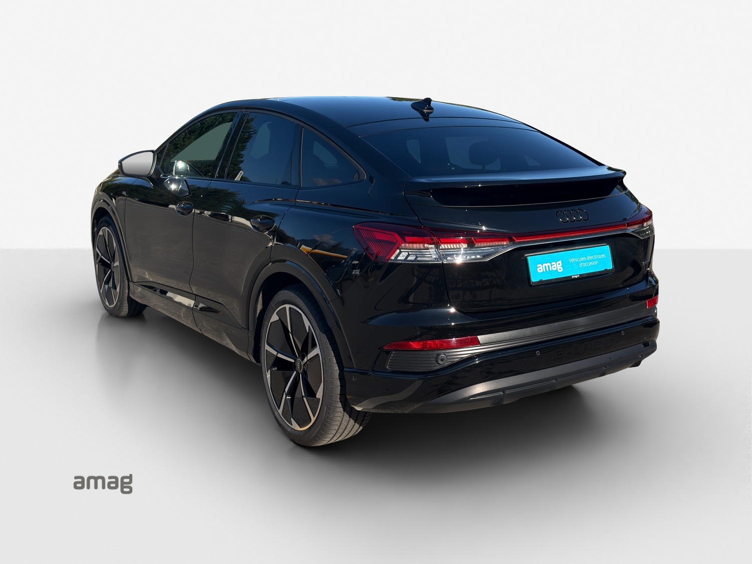 AUDI Q4 Sportback e-tron 45 quattro-showroom-element-2
