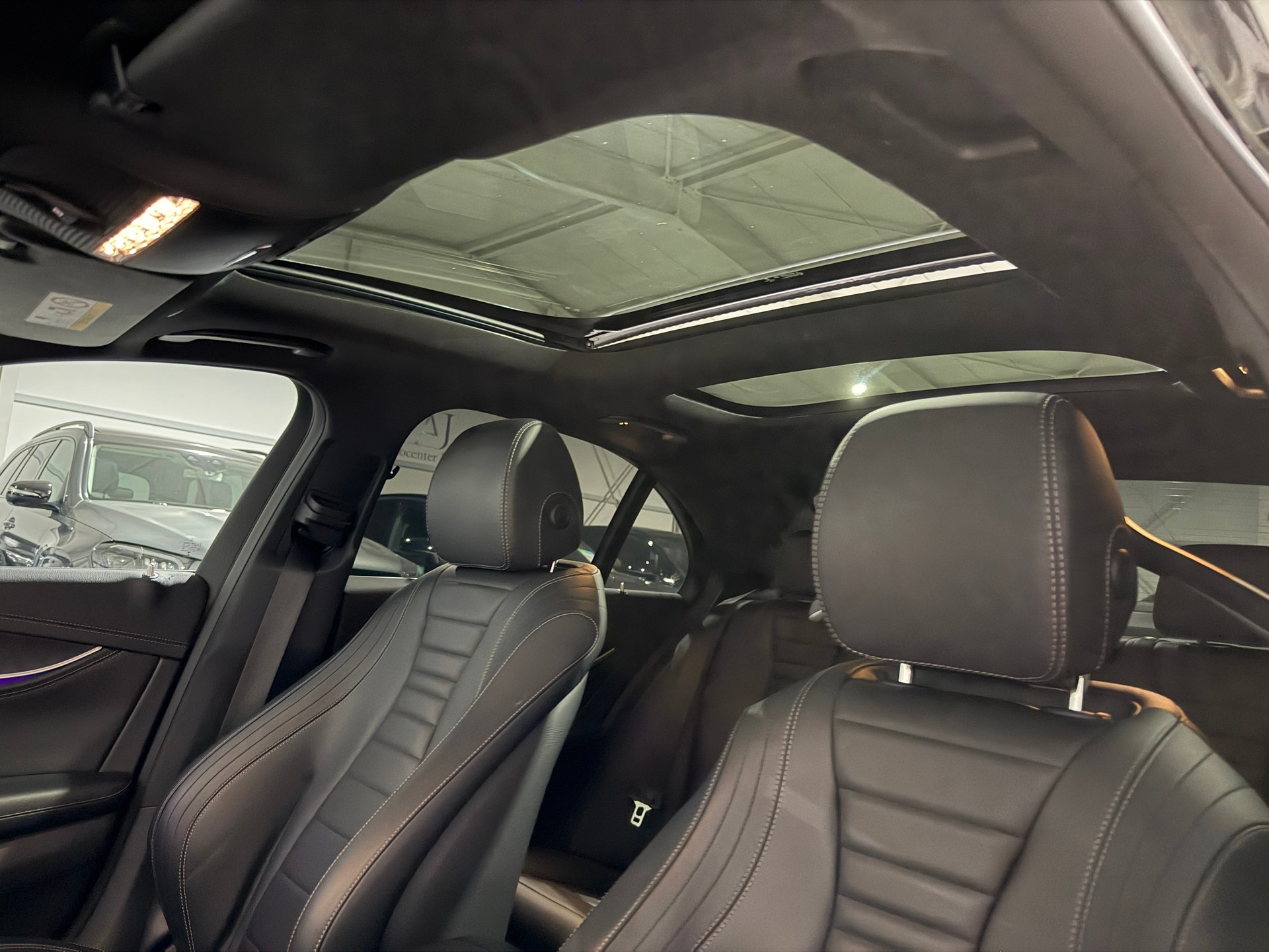 MERCEDES-BENZ E 400 d 4Matic AMG Line 9G-Tronic-image-19