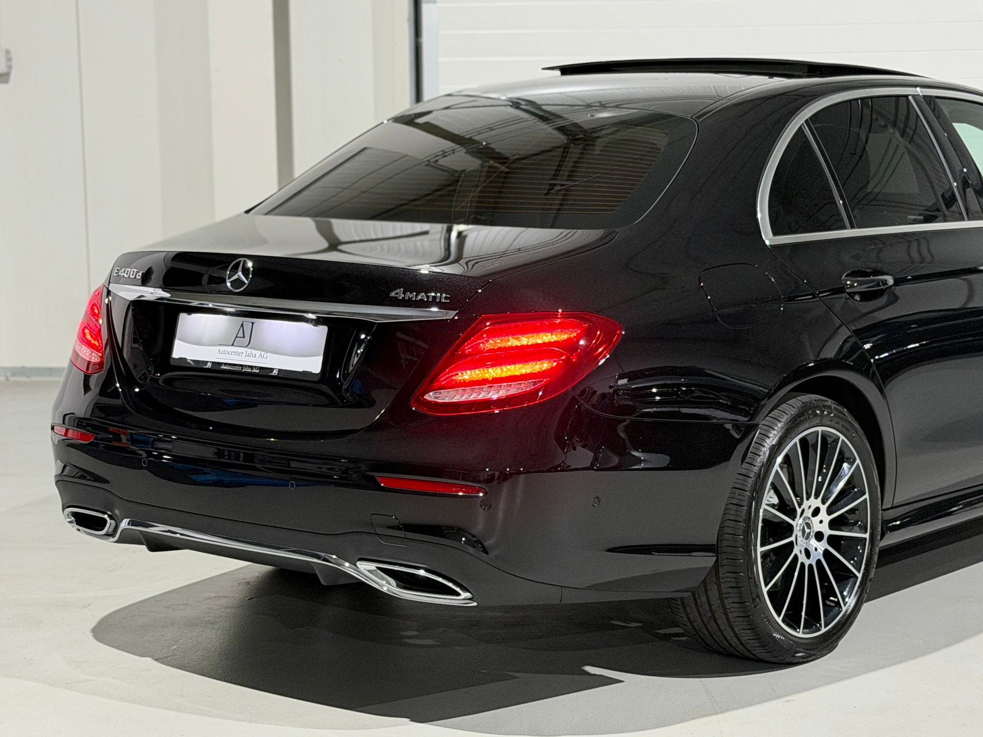MERCEDES-BENZ E 400 d 4Matic AMG Line 9G-Tronic-image-5