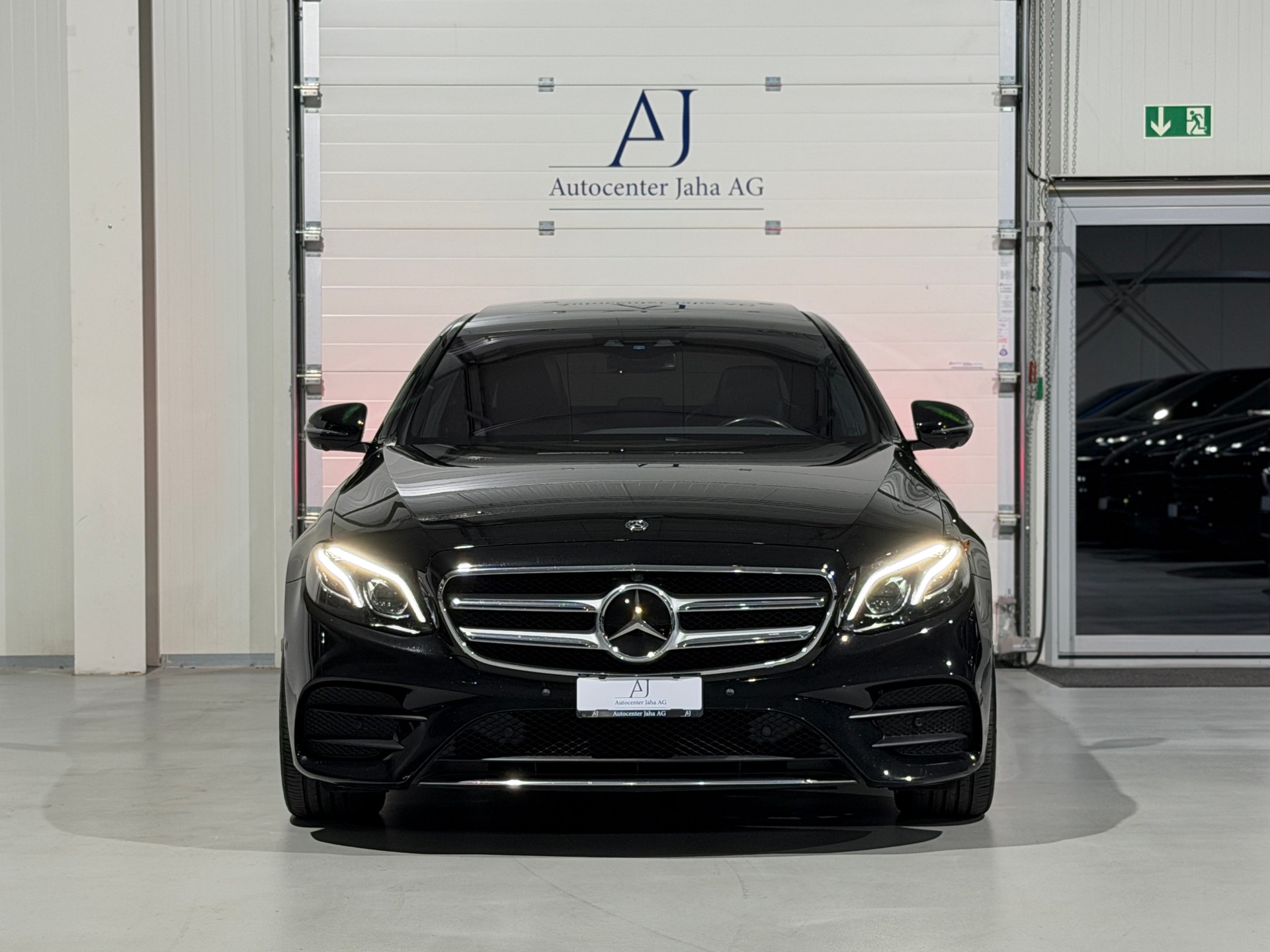 MERCEDES-BENZ E 400 d 4Matic AMG Line 9G-Tronic-image-3