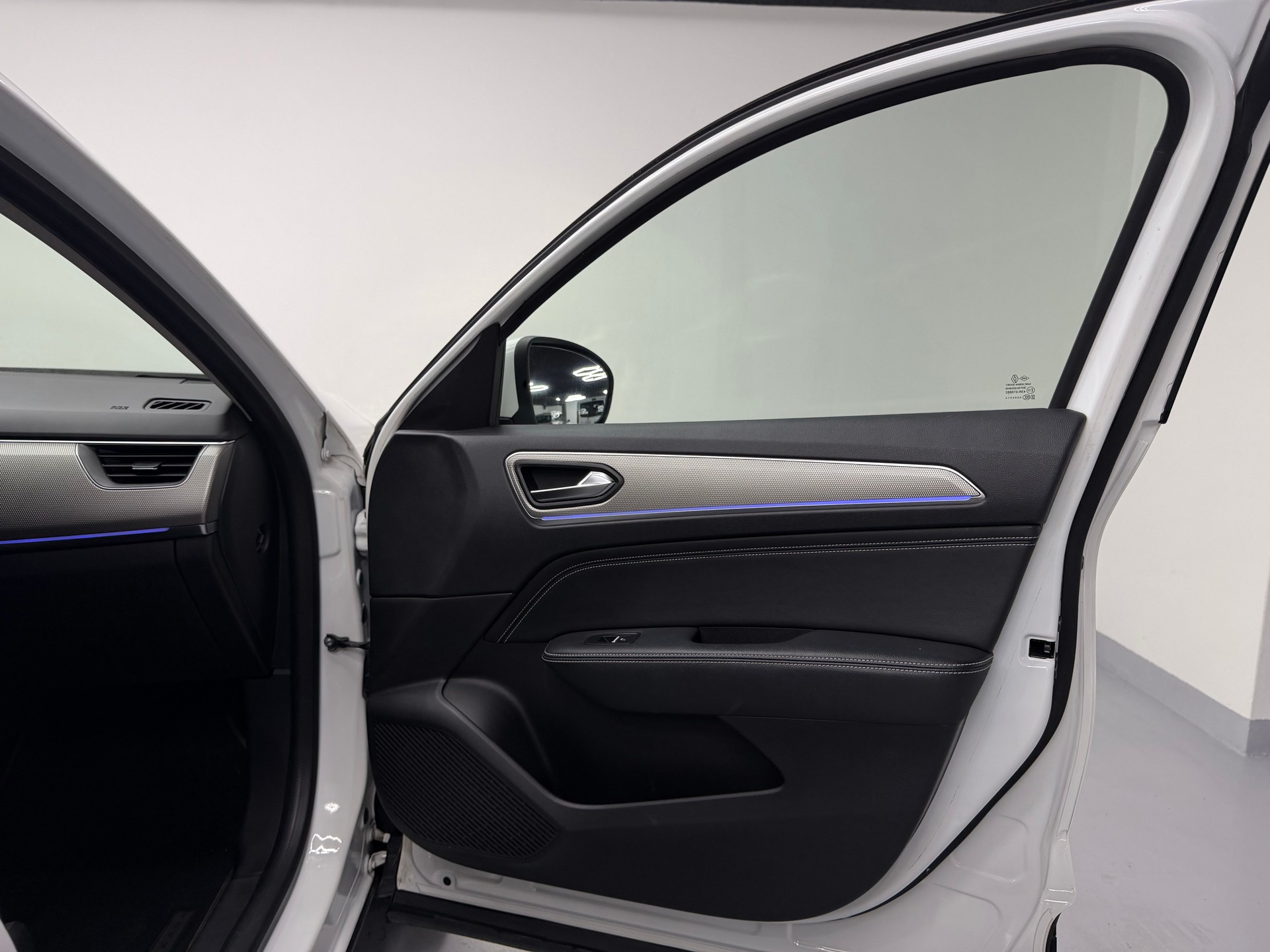 RENAULT Arkana 1.6 E-Tech Intens-image-13