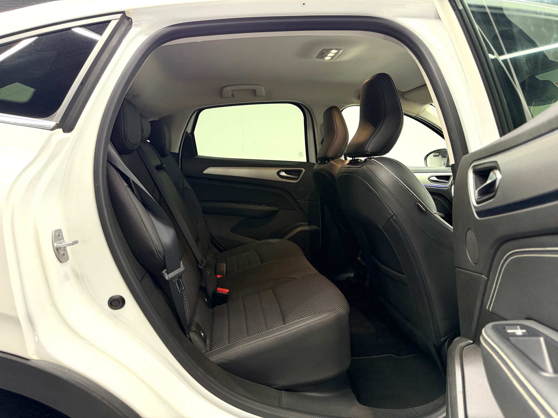 RENAULT Arkana 1.6 E-Tech Intens-image-11