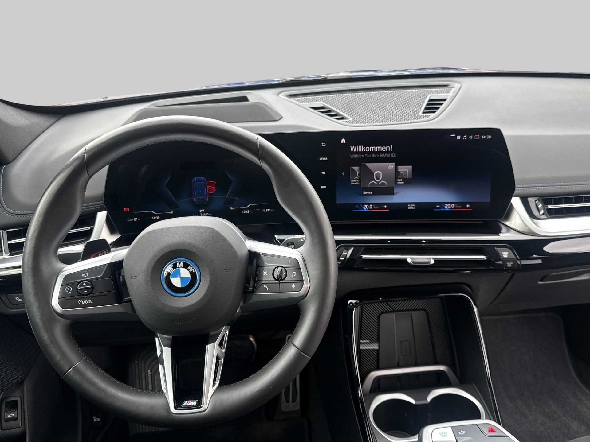BMW iX1 xDrive 30 M Sport-image-9