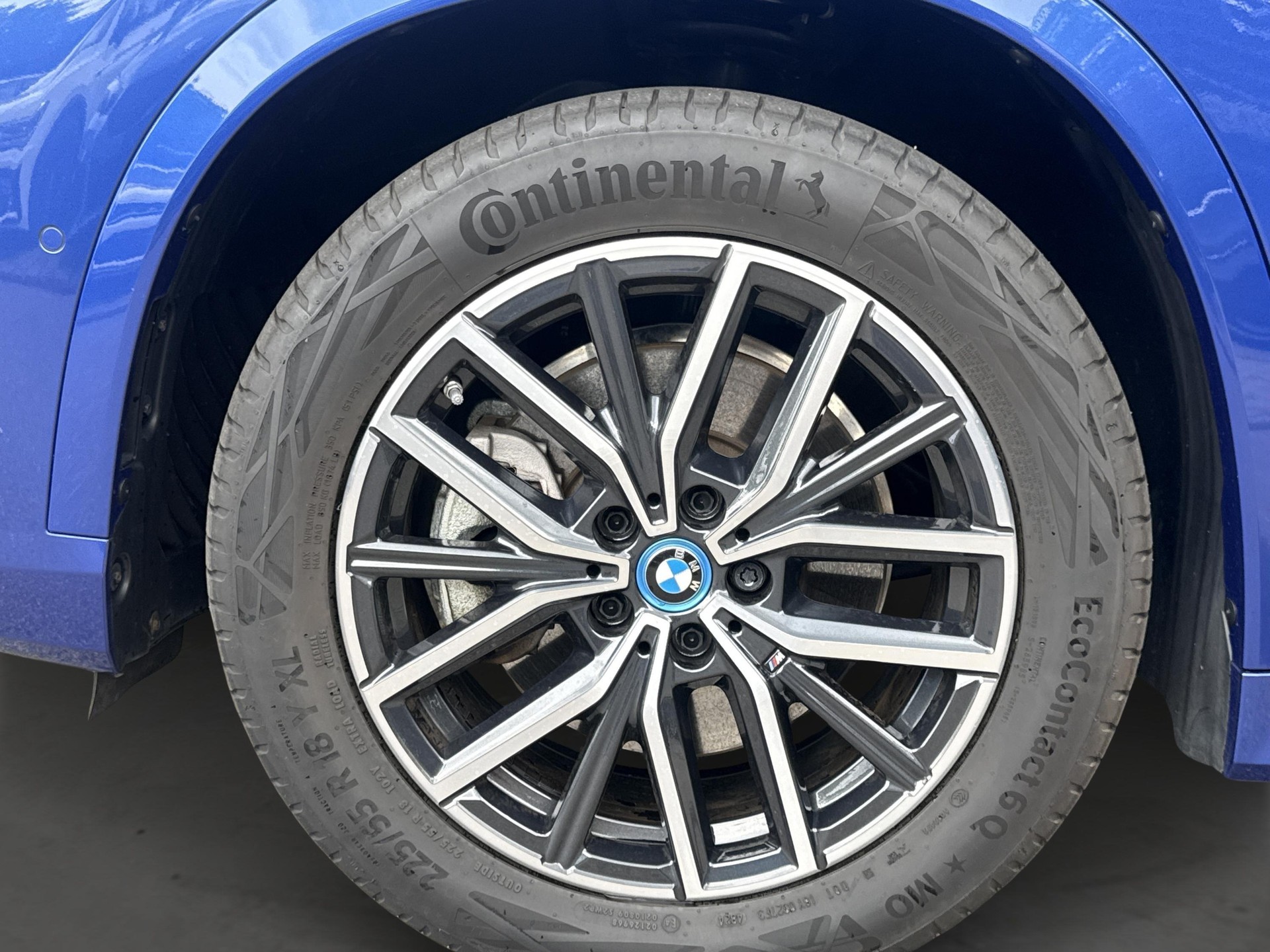 BMW iX1 xDrive 30 M Sport-image-6