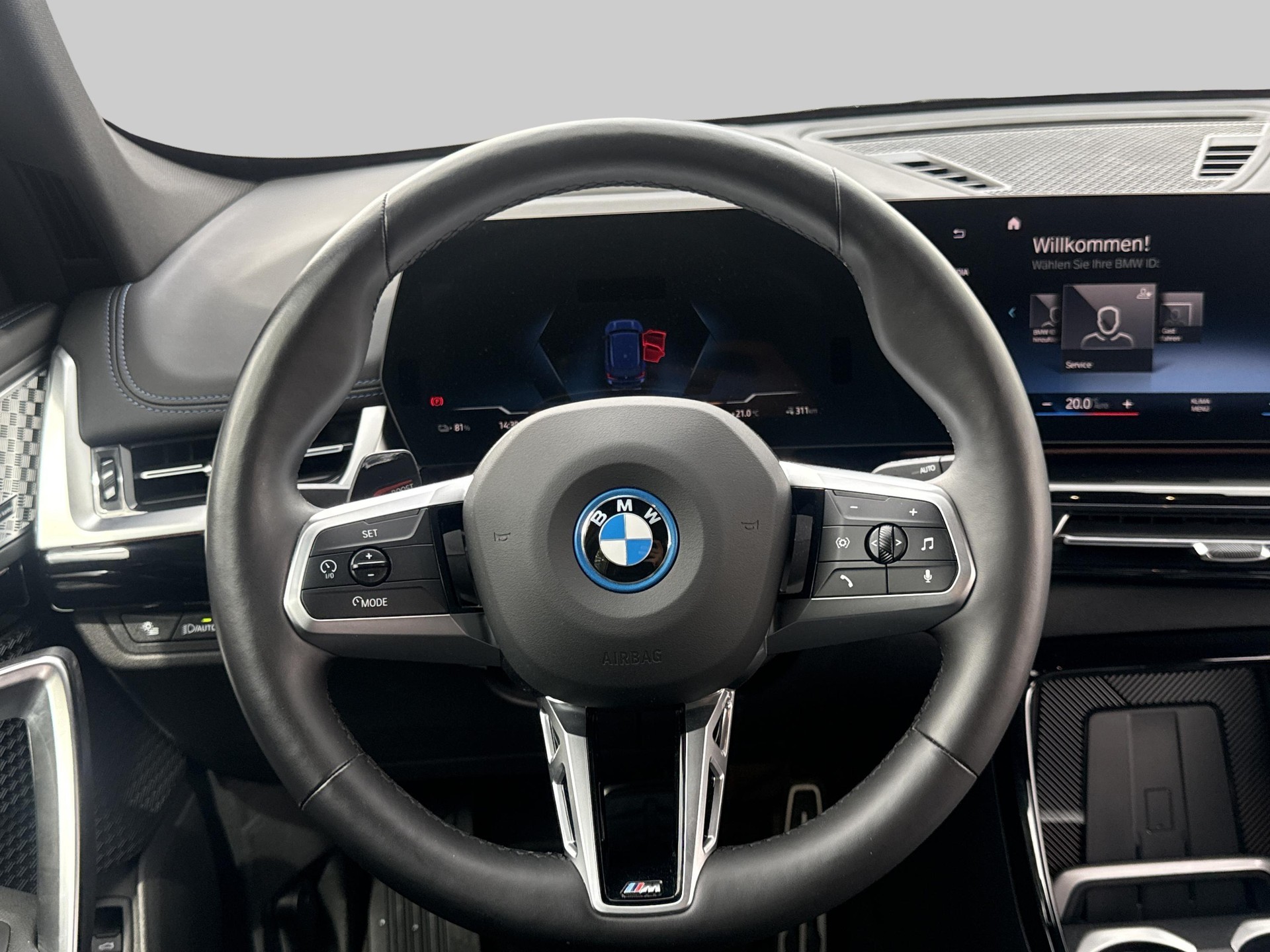 BMW iX1 xDrive 30 M Sport-image-14