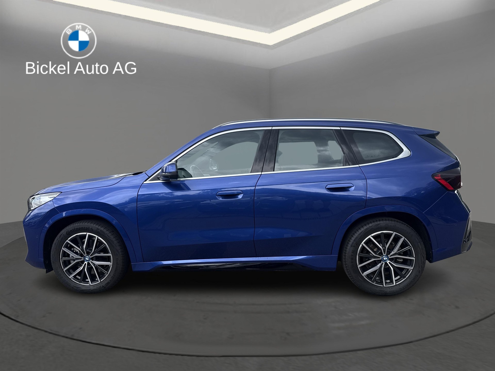BMW iX1 xDrive 30 M Sport-image-3