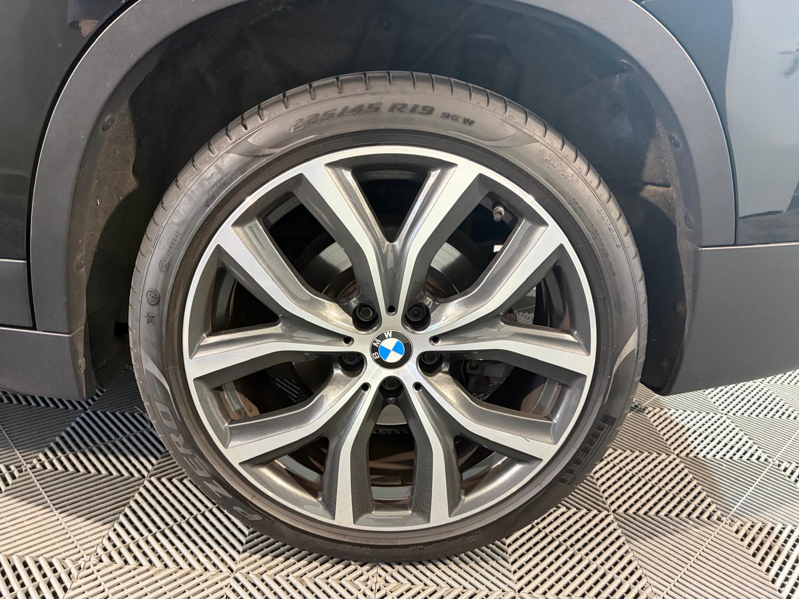BMW X1 xDrive 25d M Sport Steptronic - Toit ouvrant - Caméra de recul-image-29