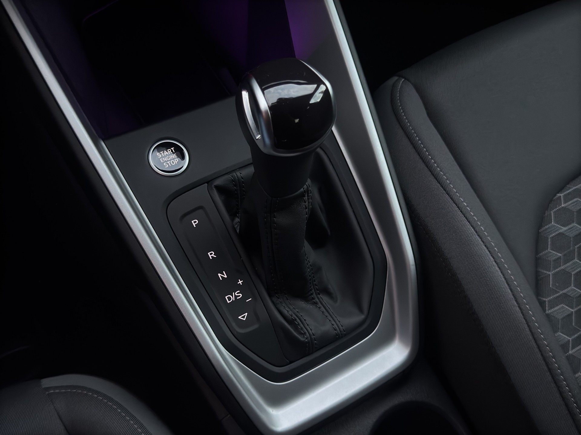 AUDI A1 City Carver 30 TFSI Attraction S-tronic-image-14