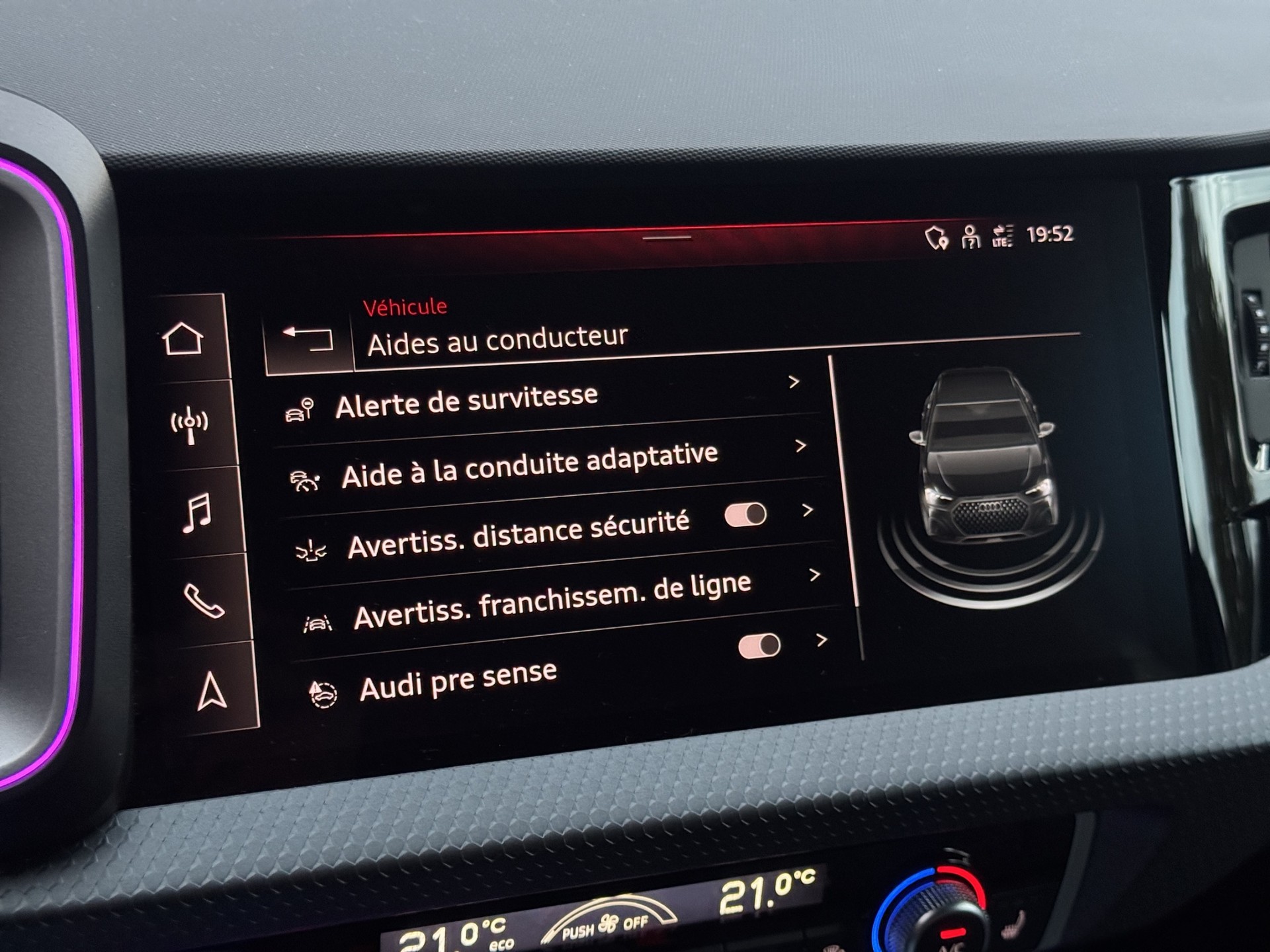 AUDI A1 City Carver 30 TFSI Attraction S-tronic-image-18
