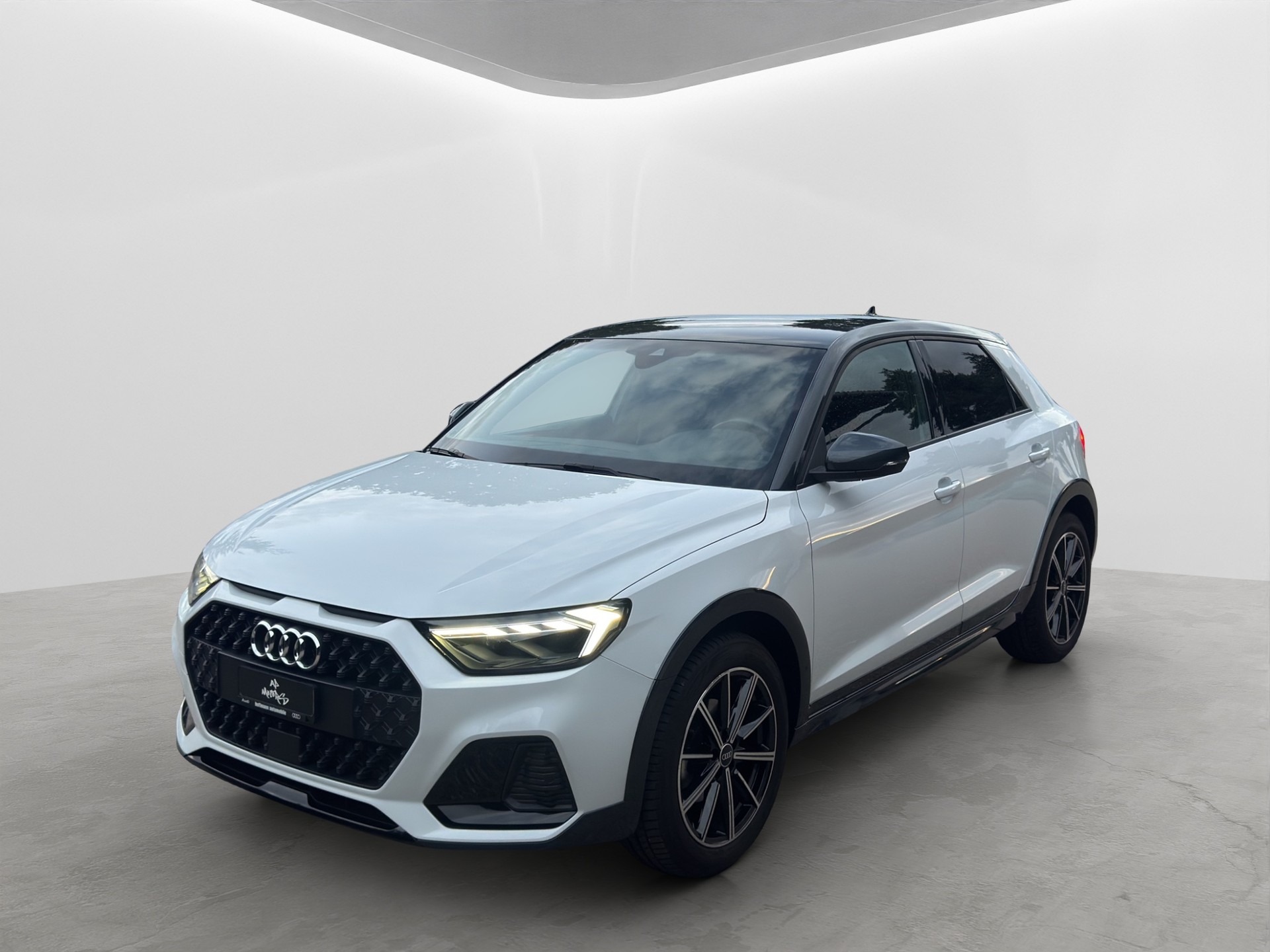 AUDI A1 City Carver 30 TFSI Attraction S-tronic-image-2