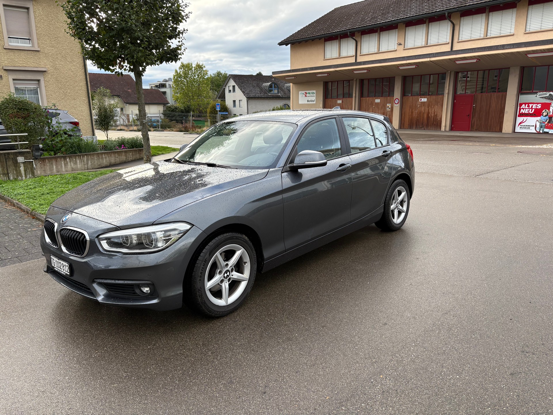 BMW 118i-image-2