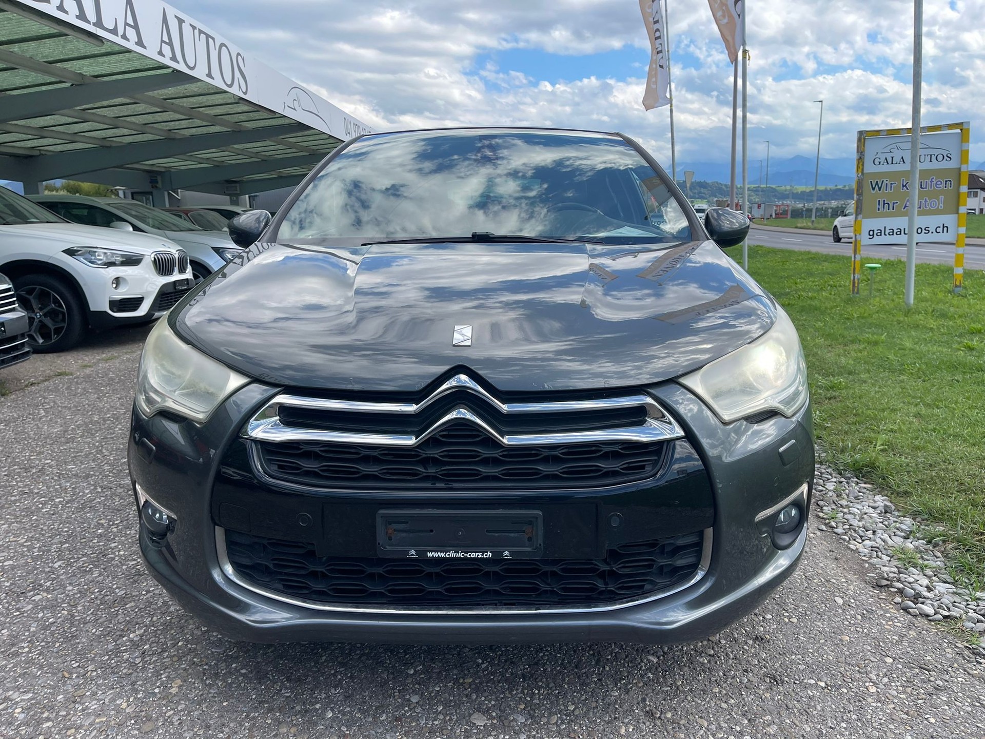 DS AUTOMOBILES DS4 2.0 HDi Sport Chic Automatic-image-1