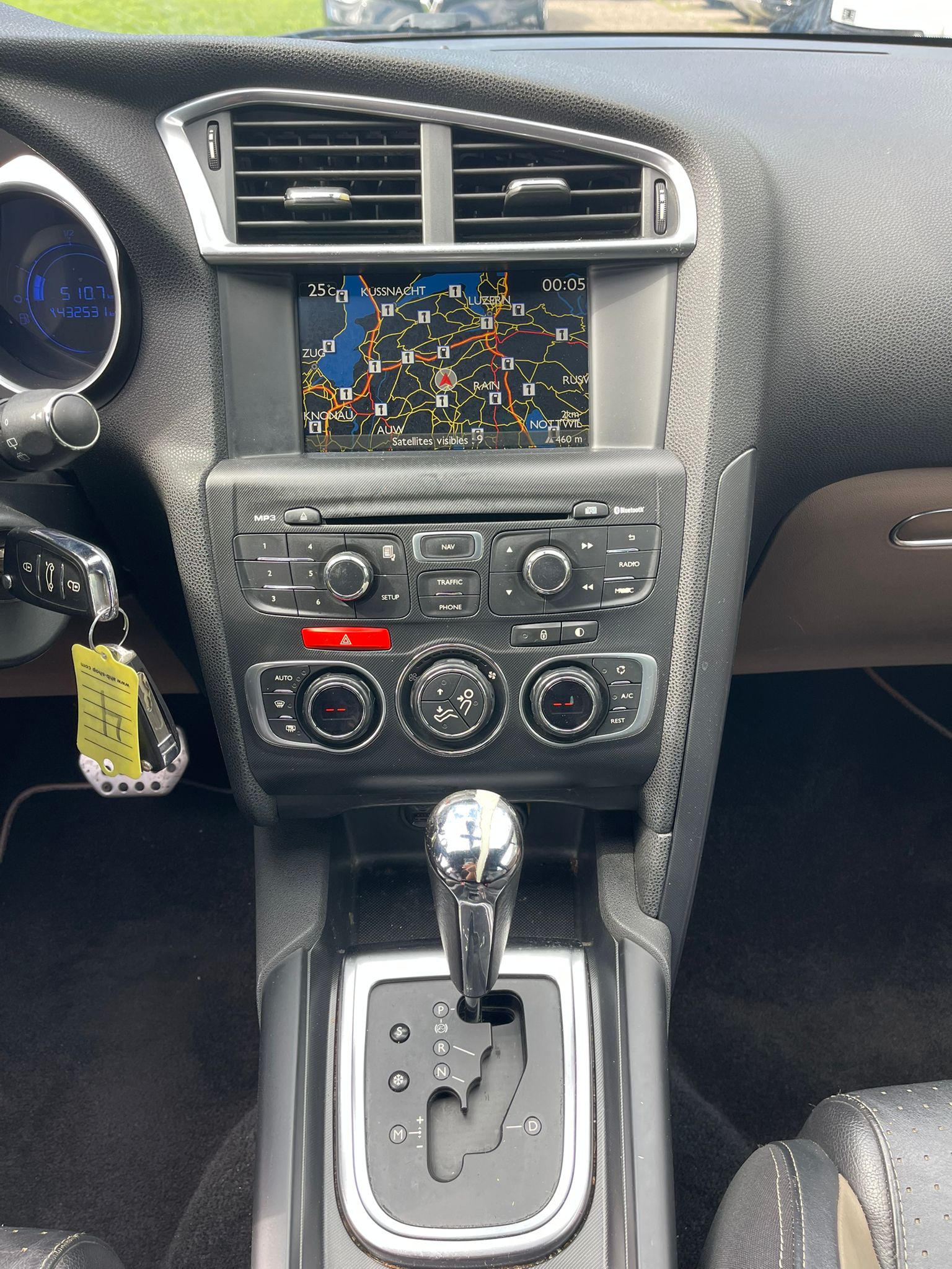 DS AUTOMOBILES DS4 2.0 HDi Sport Chic Automatic-image-9