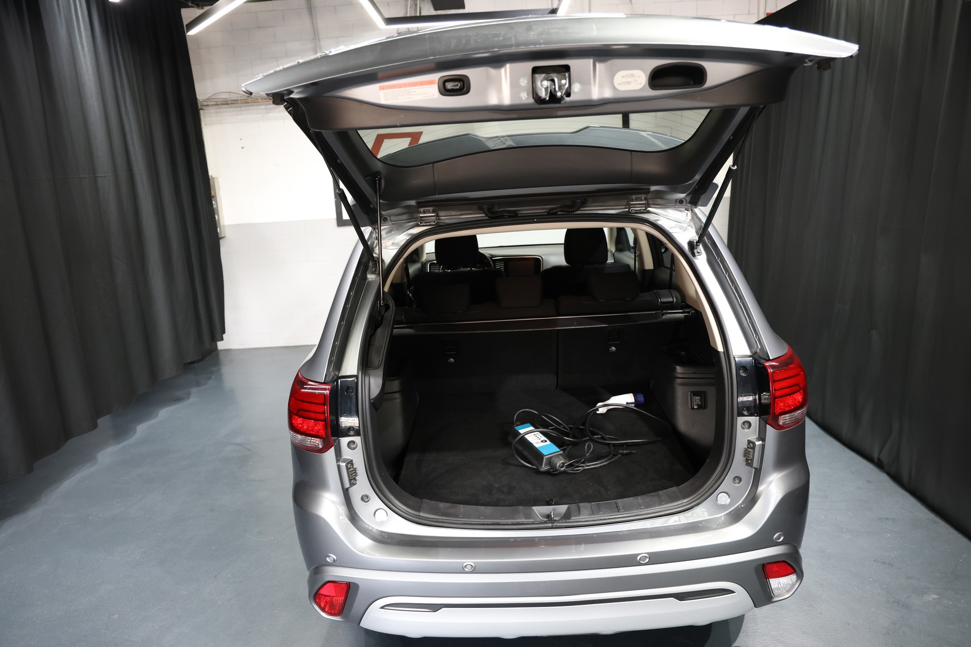 MITSUBISHI Outlander 2.4 PHEV Diamond 4WD Automatic-image-10