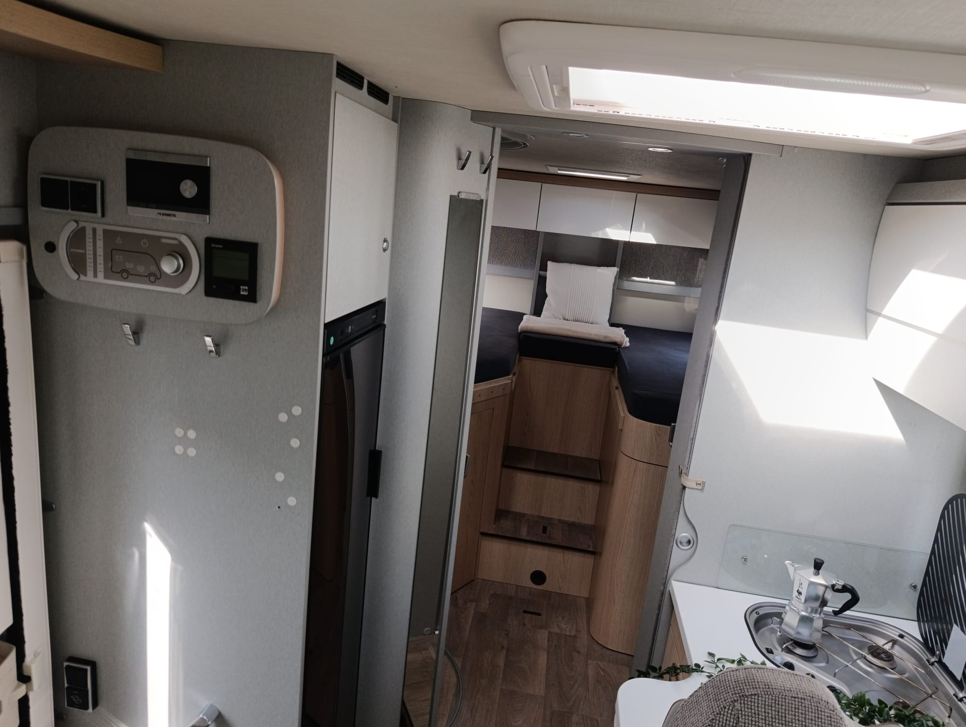 HYMER T578 GL *** Heckgarage höchsten Premium-Komfort auf PKW-Führerschein-Niveau bietet***-image-14