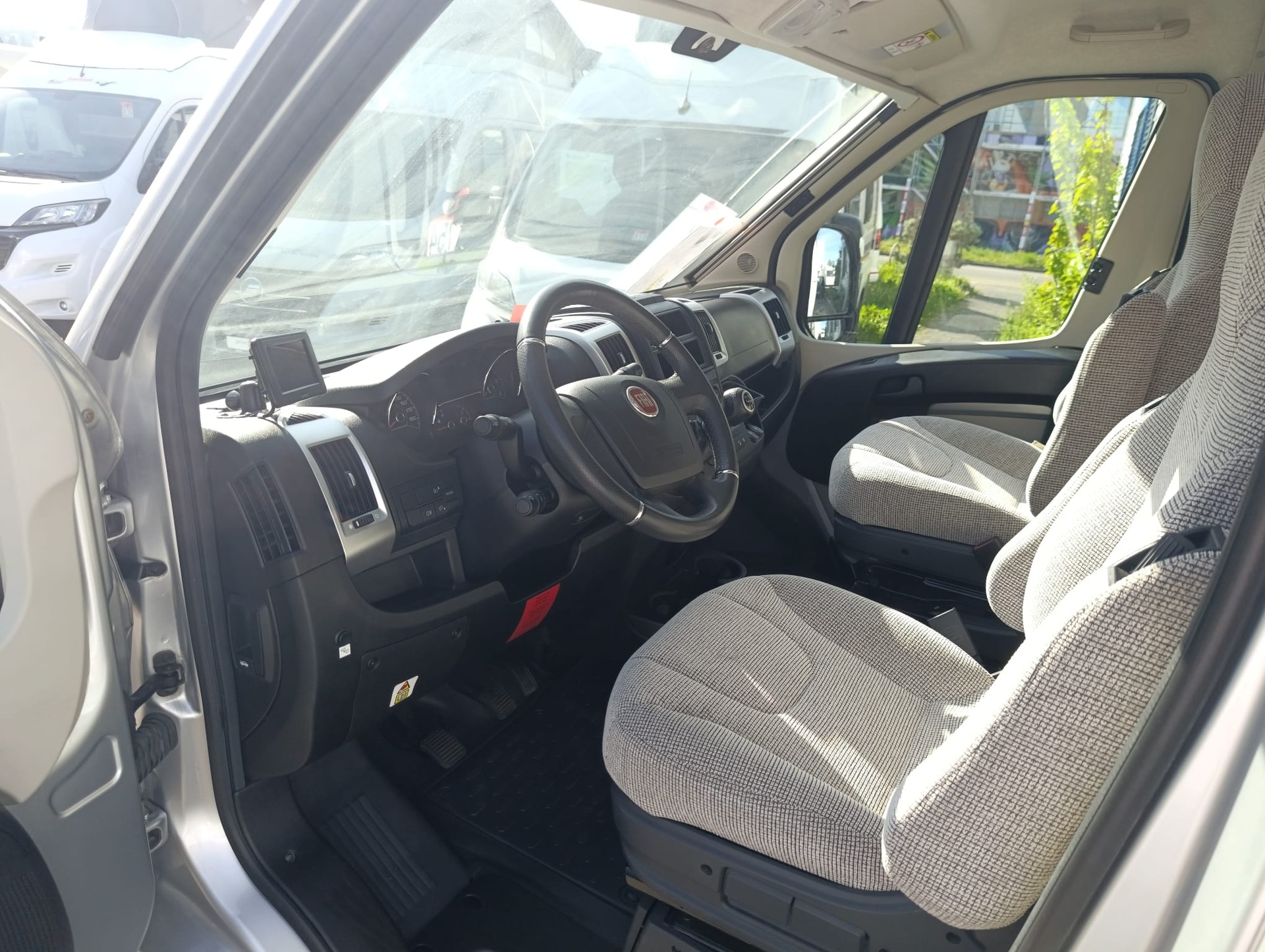 HYMER T578 GL *** Heckgarage höchsten Premium-Komfort auf PKW-Führerschein-Niveau bietet***-image-10
