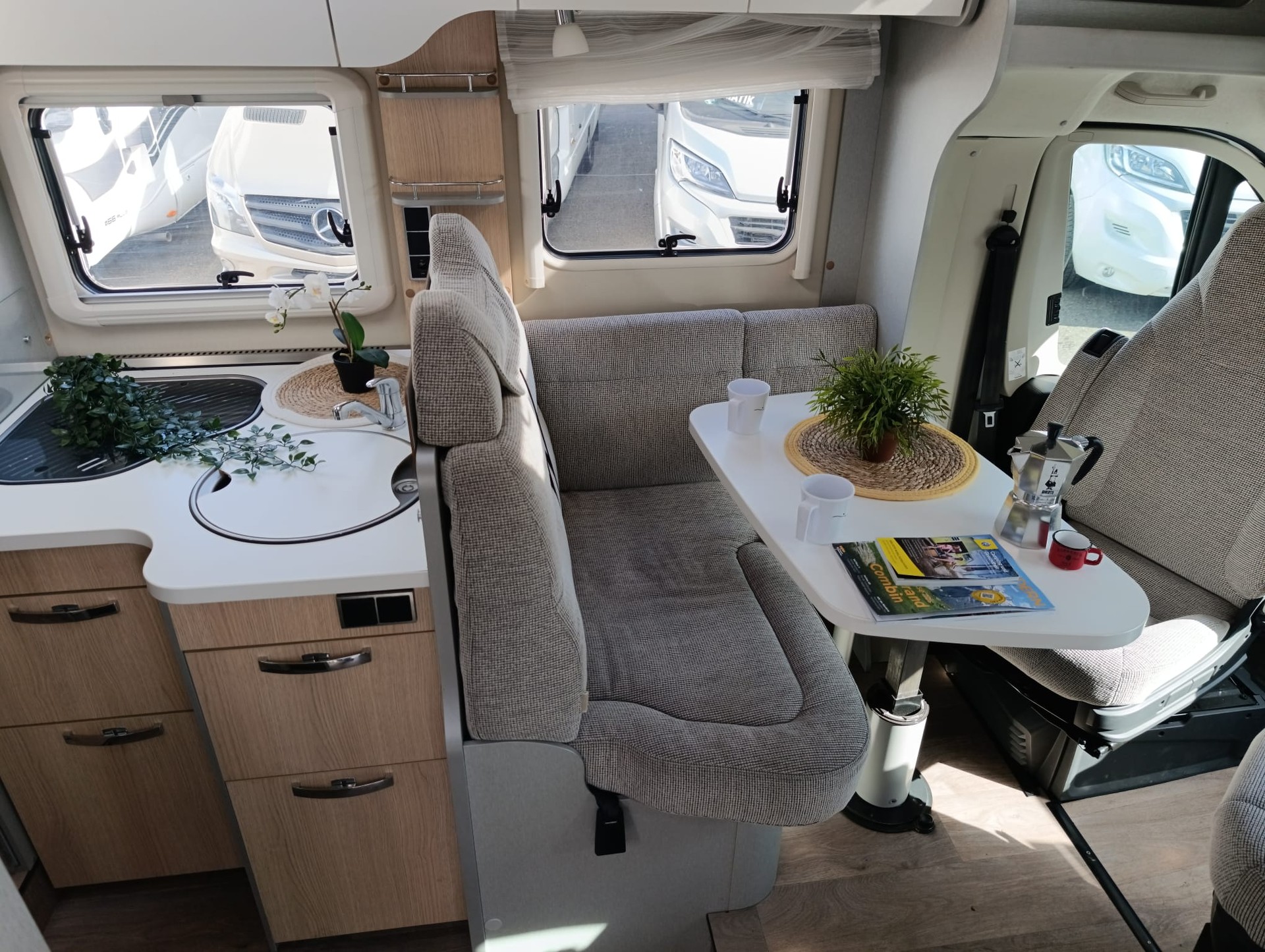 HYMER T578 GL *** Heckgarage höchsten Premium-Komfort auf PKW-Führerschein-Niveau bietet***-image-15