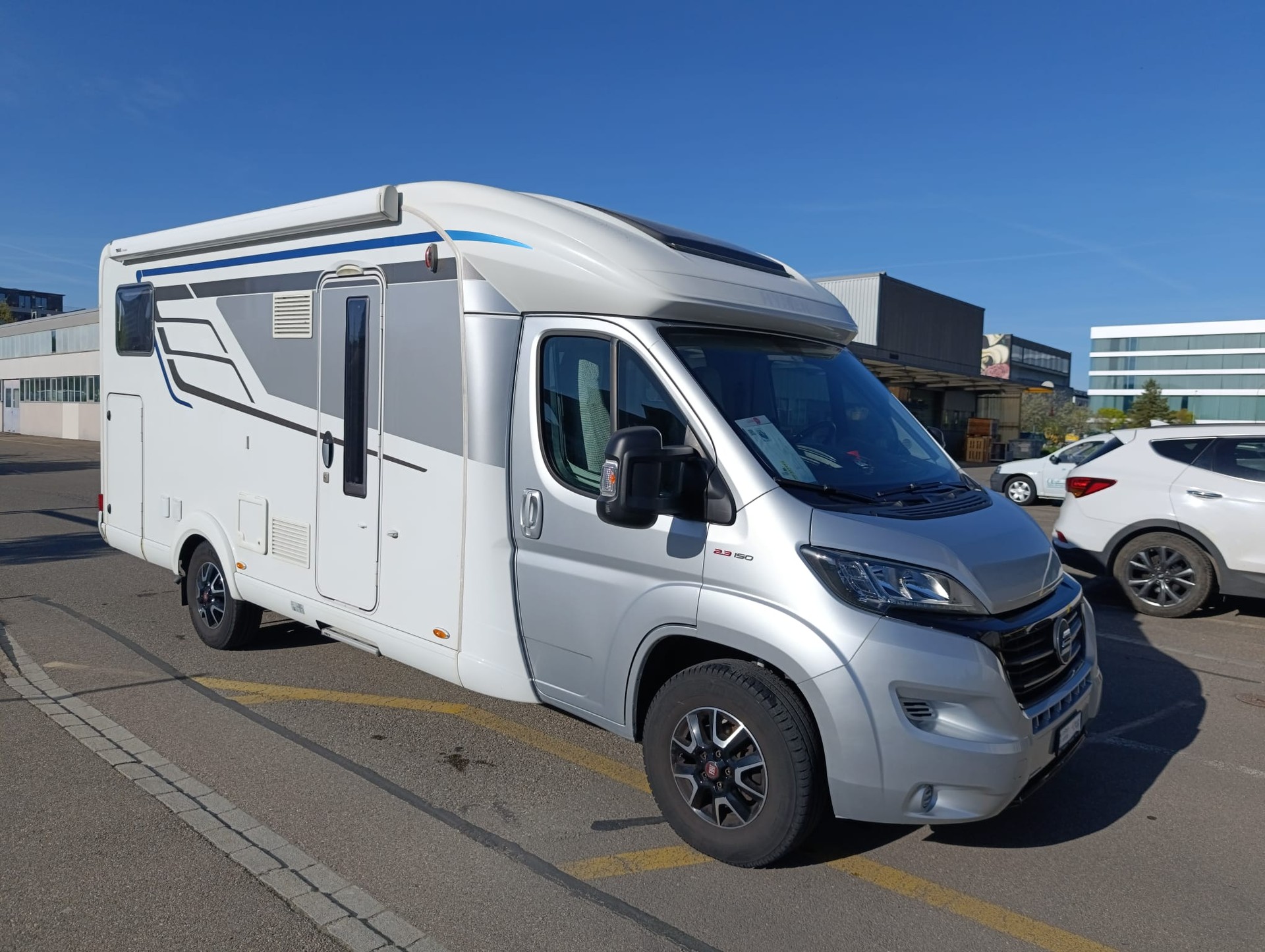 HYMER T578 GL *** Heckgarage höchsten Premium-Komfort auf PKW-Führerschein-Niveau bietet***-image-0