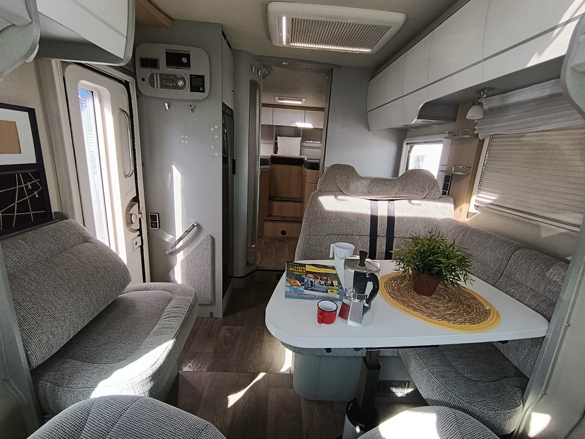 HYMER T578 GL *** Heckgarage höchsten Premium-Komfort auf PKW-Führerschein-Niveau bietet***-image-19