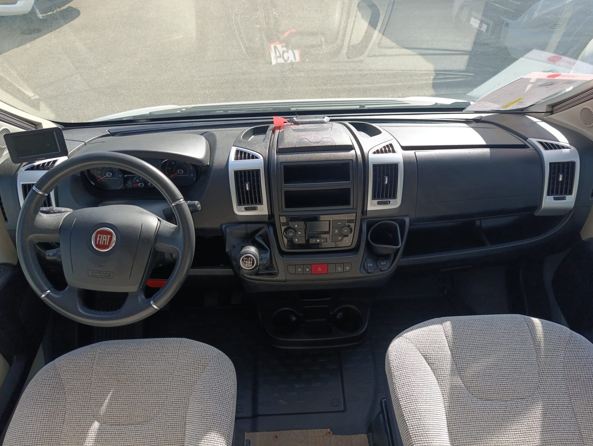 HYMER T578 GL *** Heckgarage höchsten Premium-Komfort auf PKW-Führerschein-Niveau bietet***-image-13