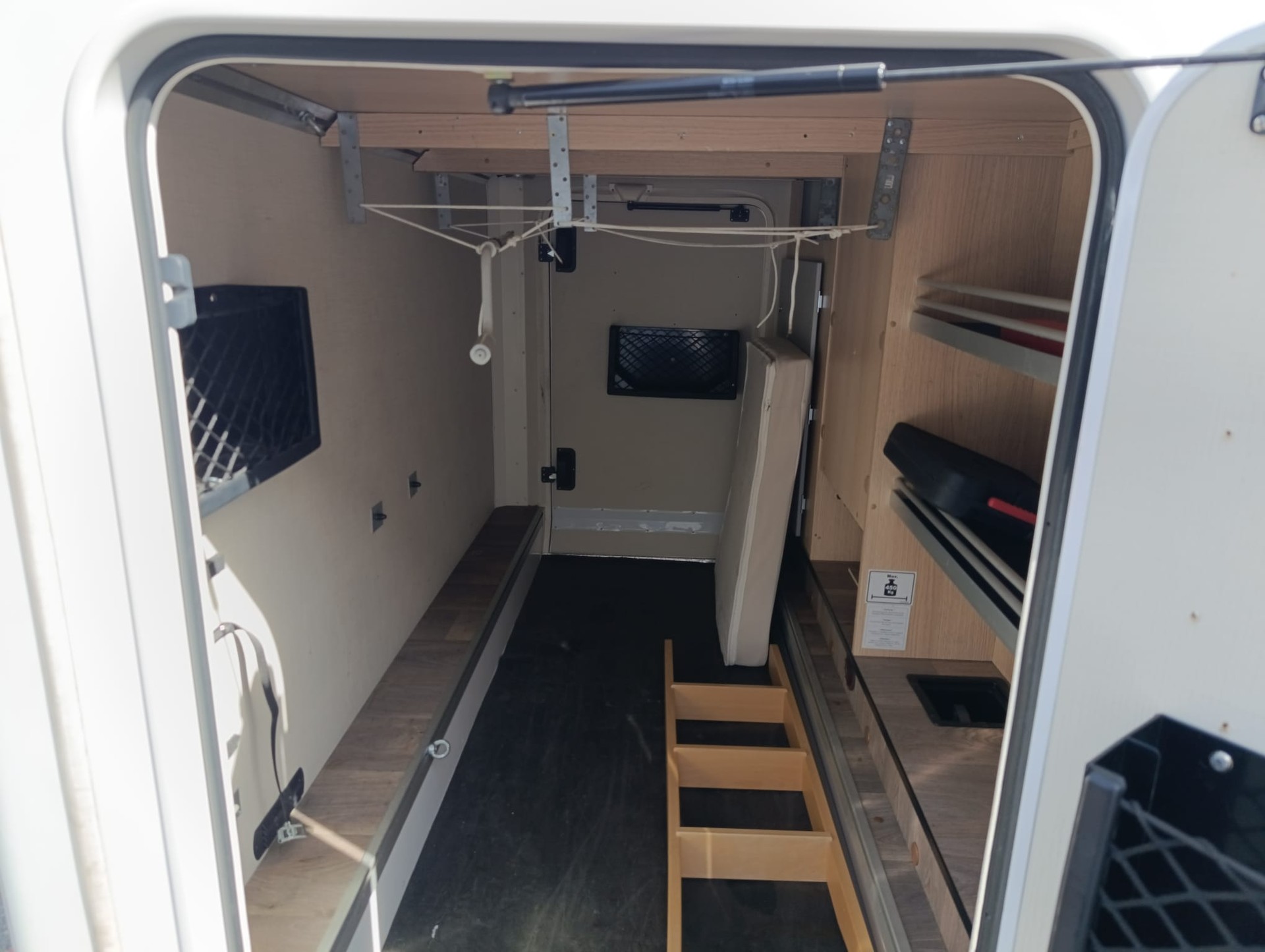 HYMER T578 GL *** Heckgarage höchsten Premium-Komfort auf PKW-Führerschein-Niveau bietet***-image-9