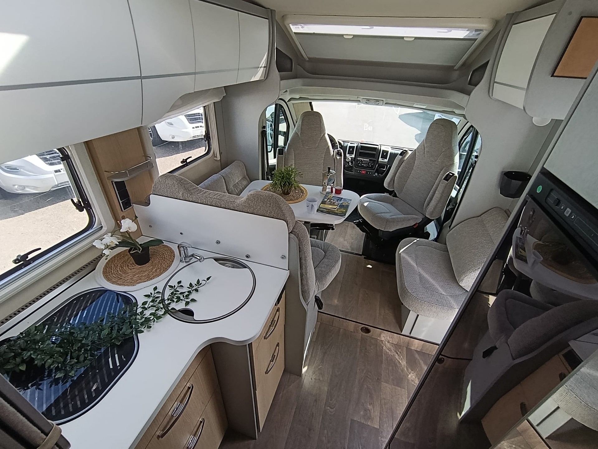 HYMER T578 GL *** Heckgarage höchsten Premium-Komfort auf PKW-Führerschein-Niveau bietet***-image-20