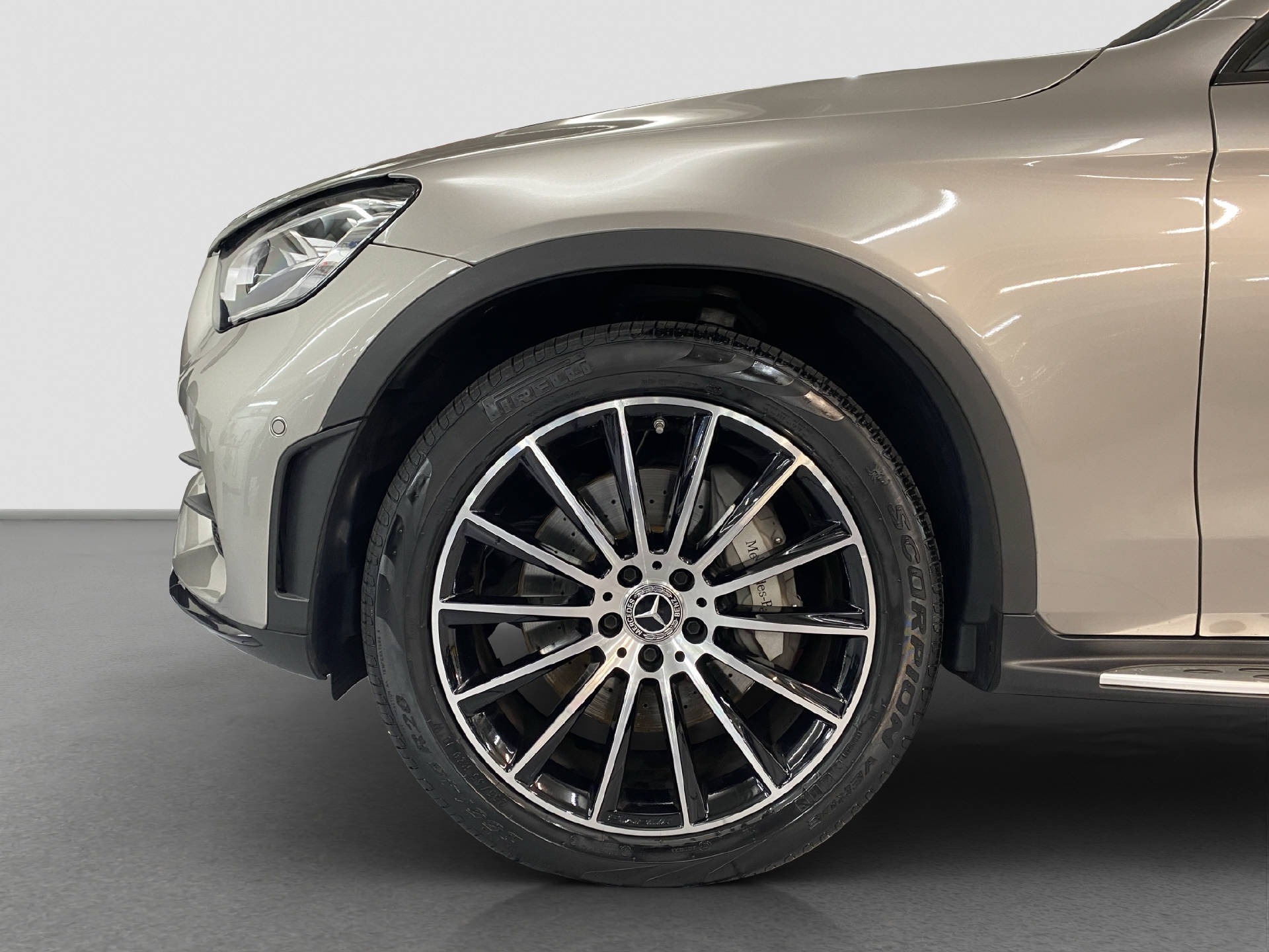 MERCEDES-BENZ GLC 220 d AMG Line 4MATIC-image-5