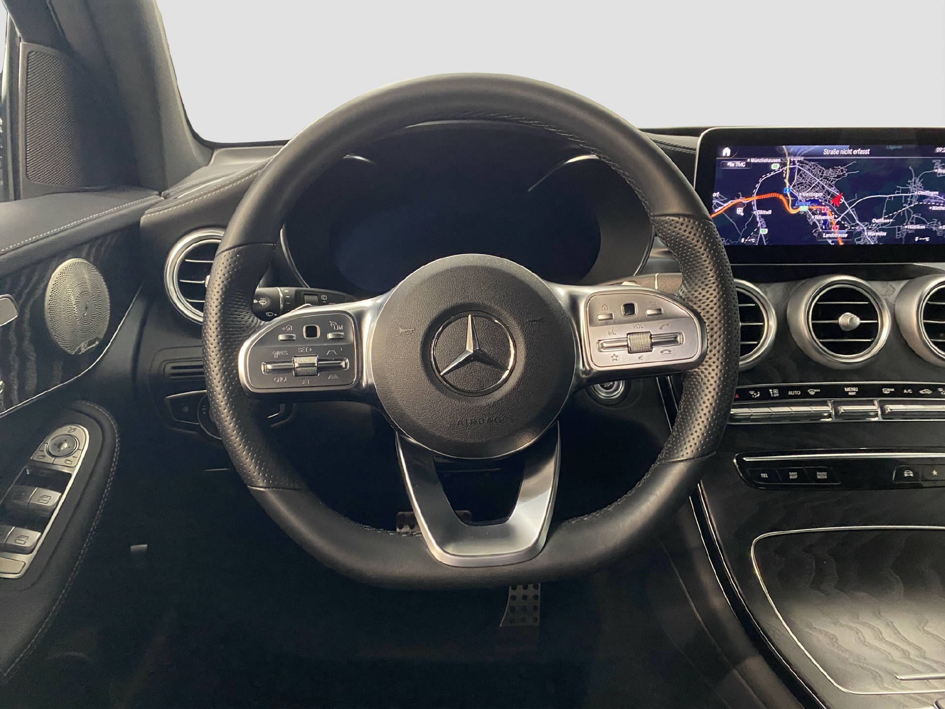 MERCEDES-BENZ GLC 220 d AMG Line 4MATIC-image-8