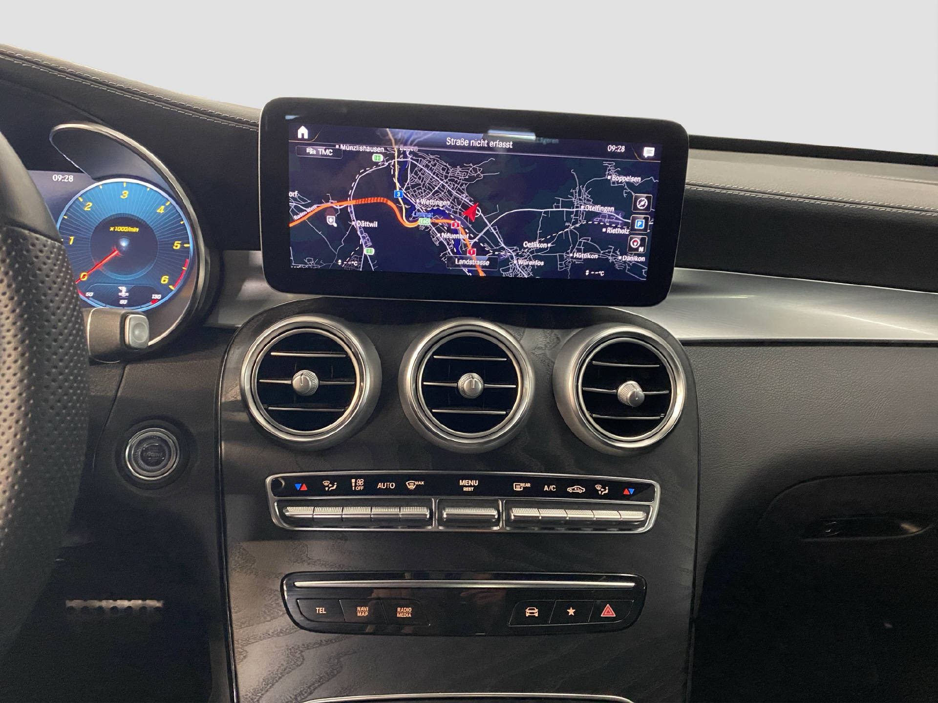 MERCEDES-BENZ GLC 220 d AMG Line 4MATIC-image-10