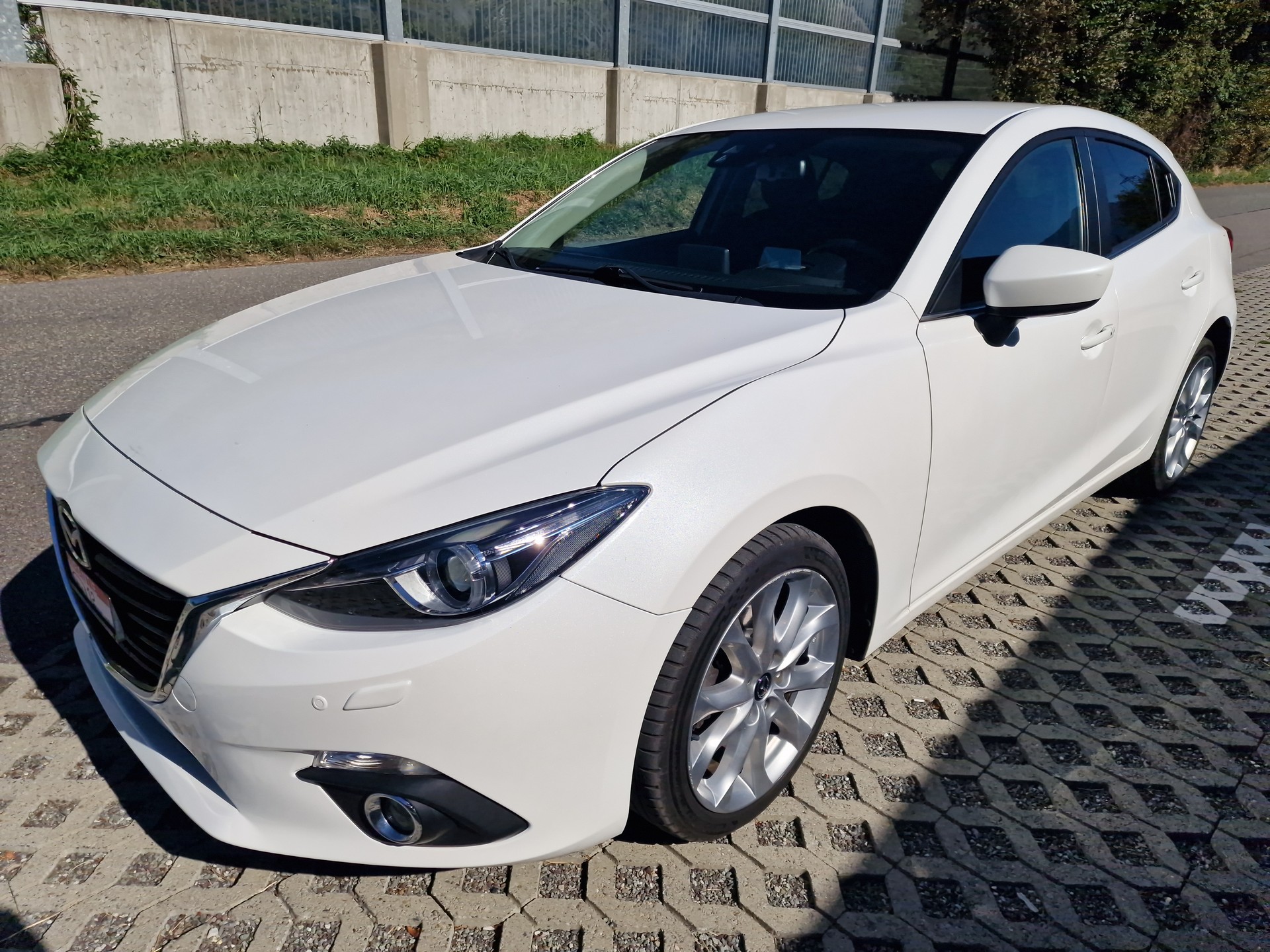 MAZDA 3 1.5 16V CD Revolution Activematic-image-2