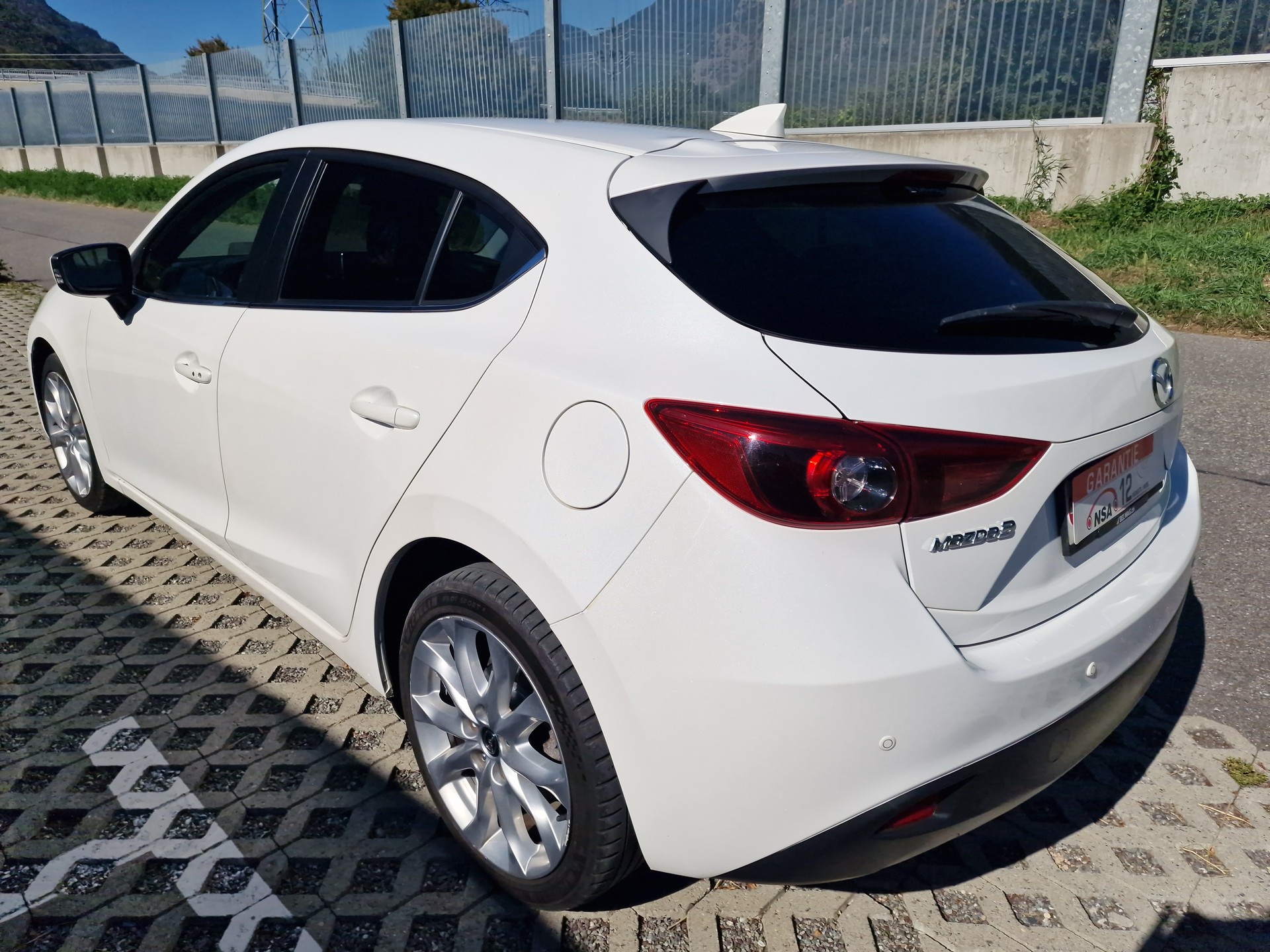 MAZDA 3 1.5 16V CD Revolution Activematic-image-4