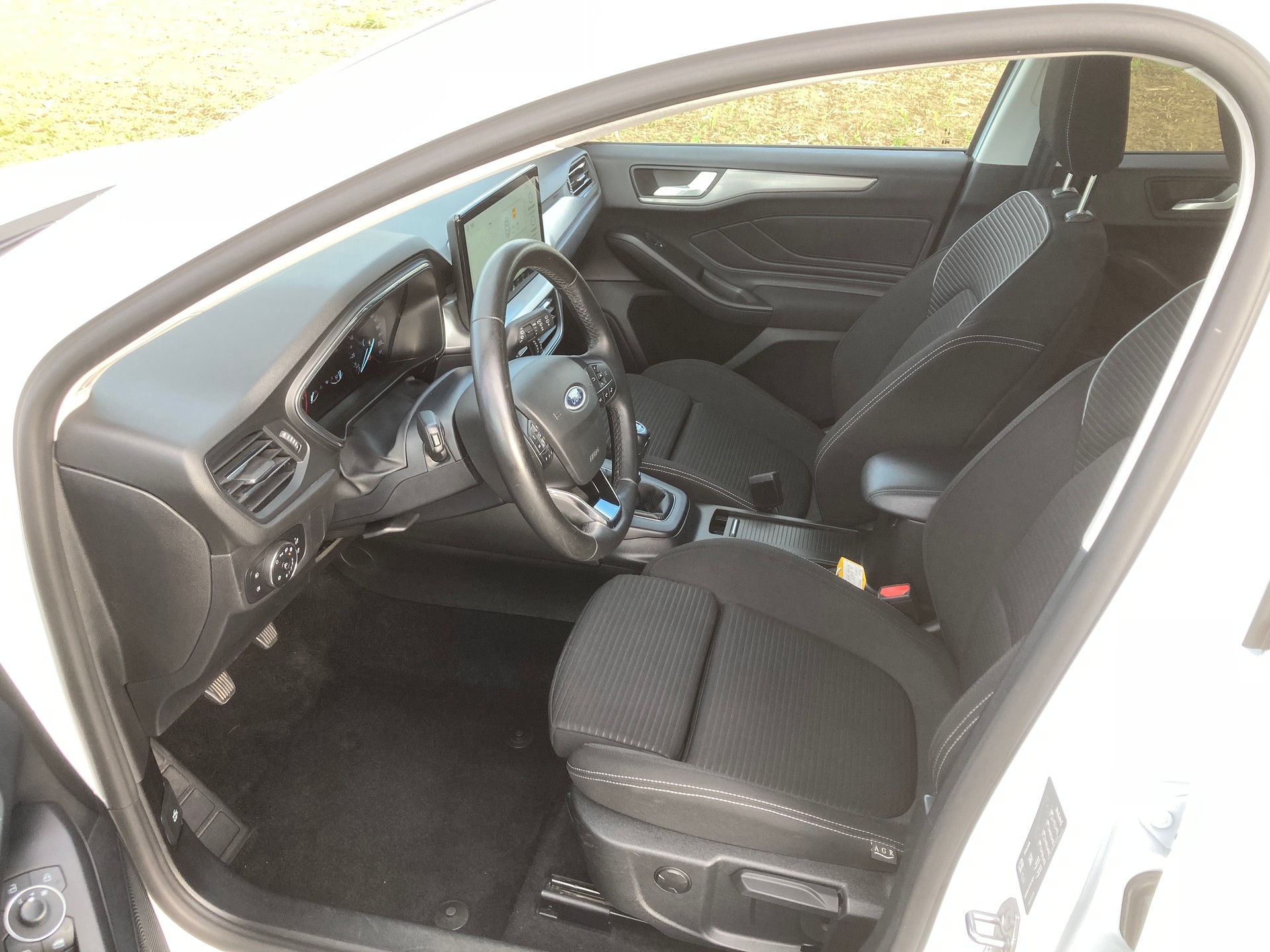 FORD Focus 1.0 SCTi Titanium-image-8