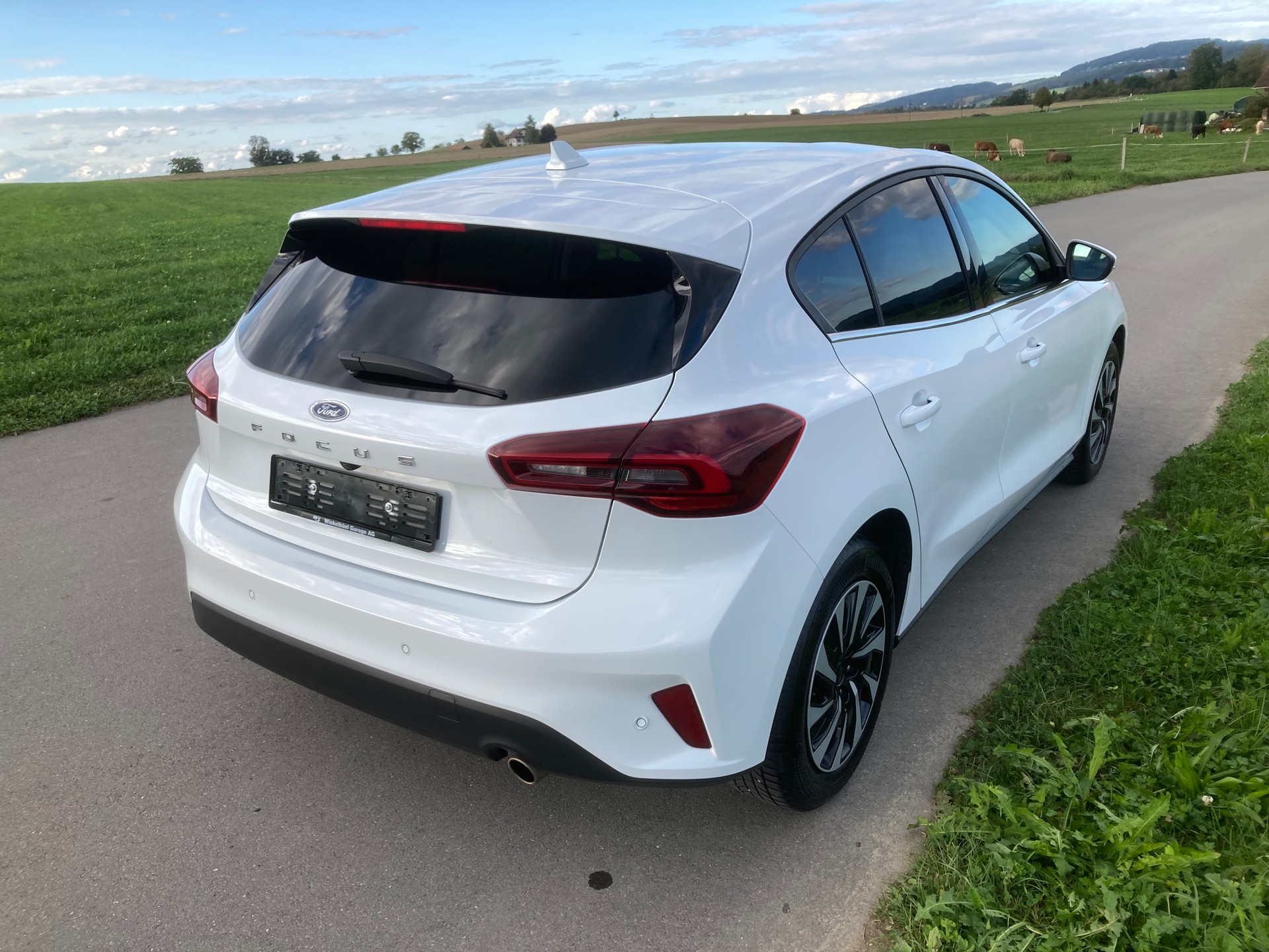 FORD Focus 1.0 SCTi Titanium-image-2