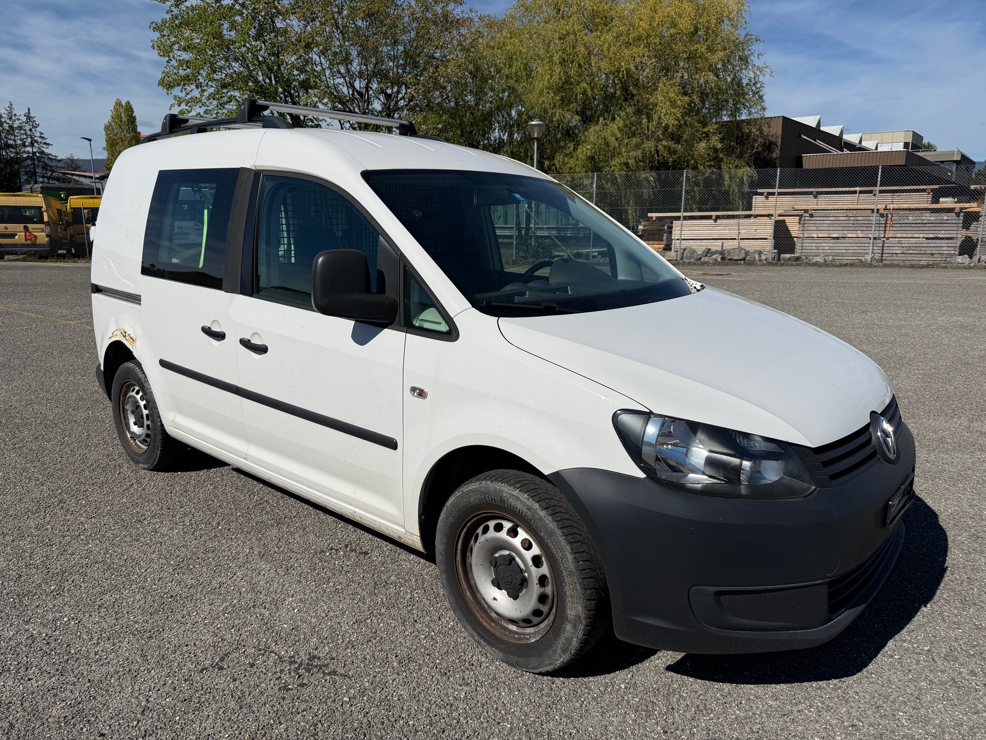 VW Caddy 1.6 TDI-image-1