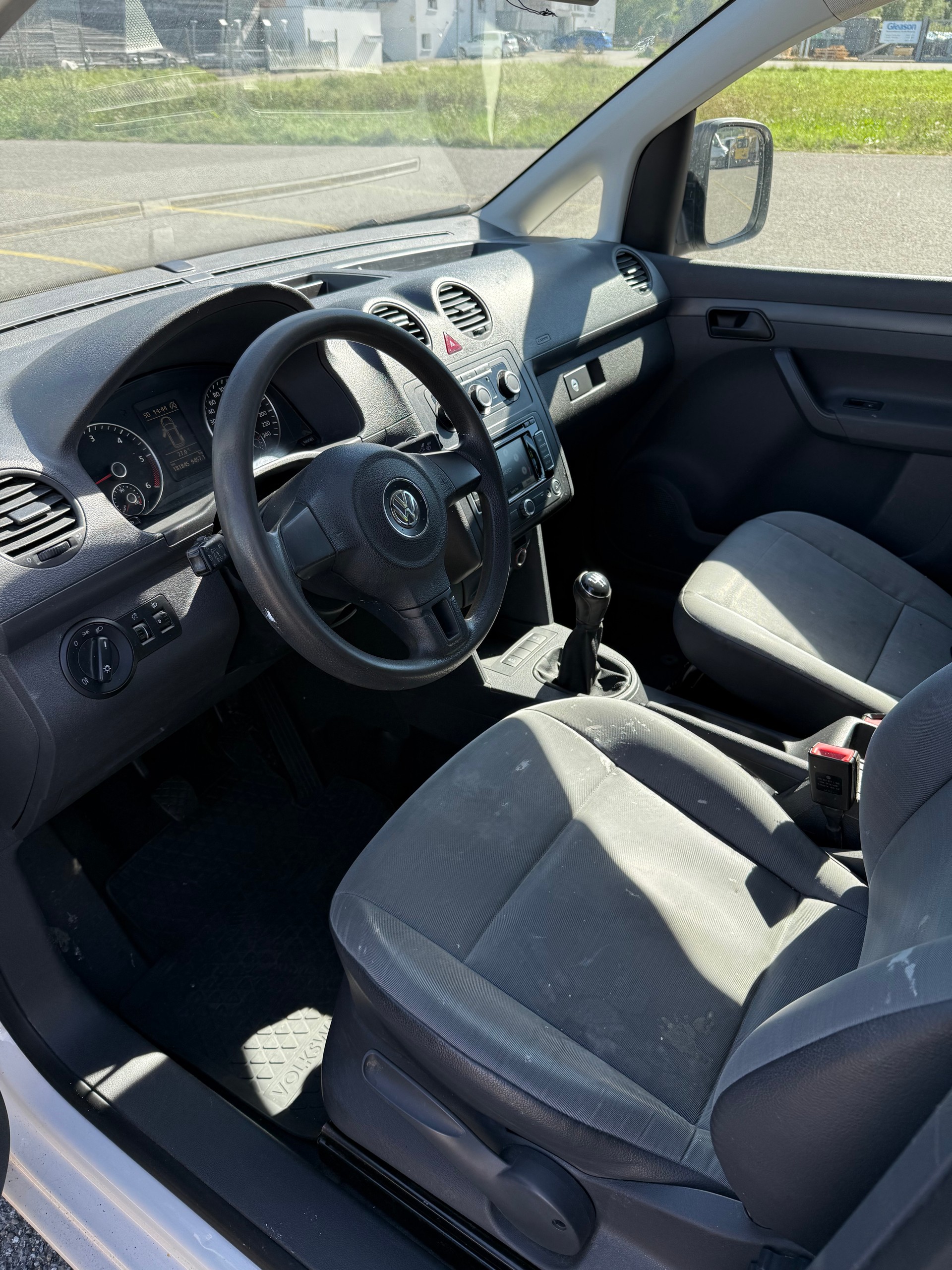 VW Caddy 1.6 TDI-image-7