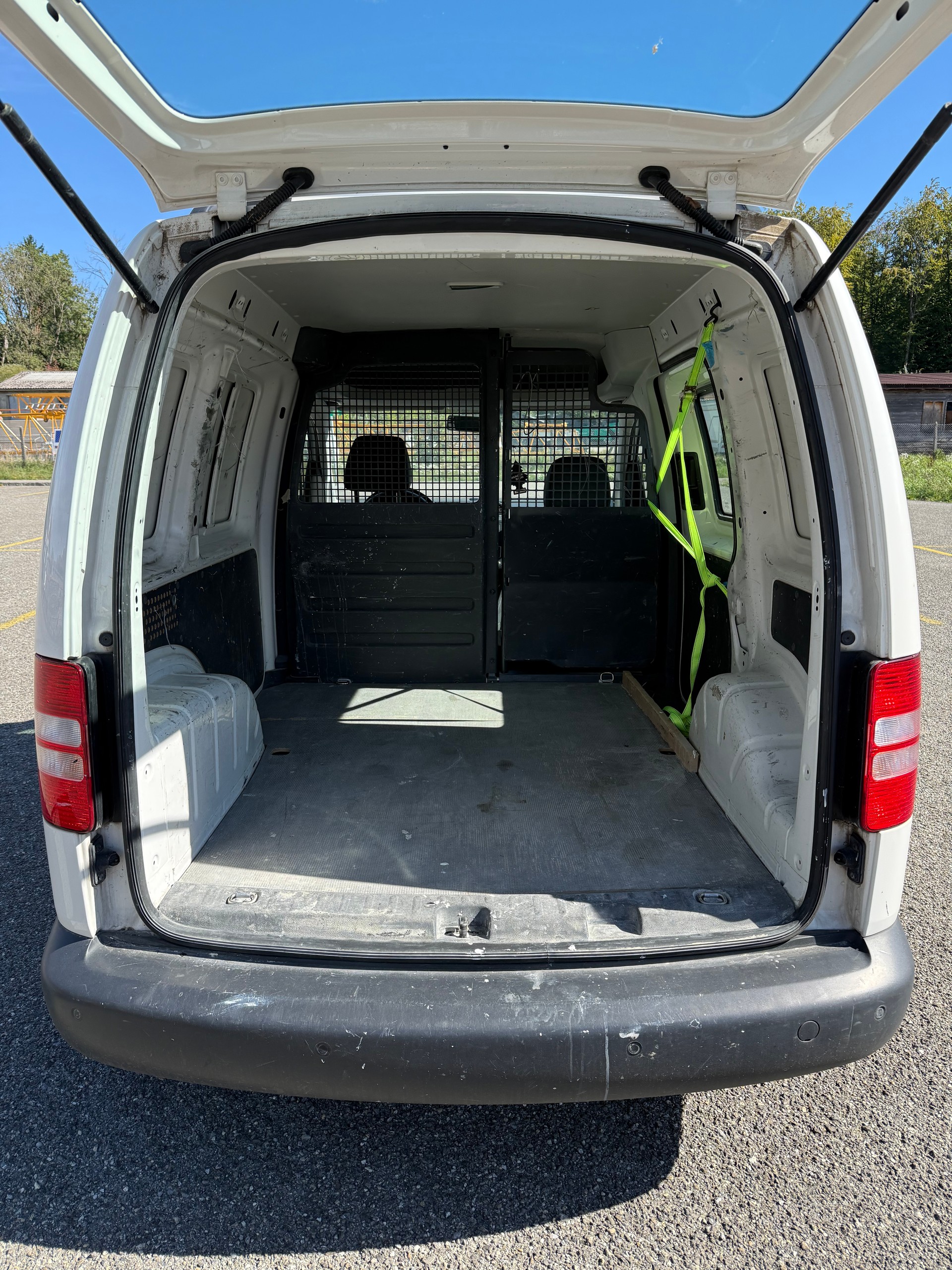 VW Caddy 1.6 TDI-image-6