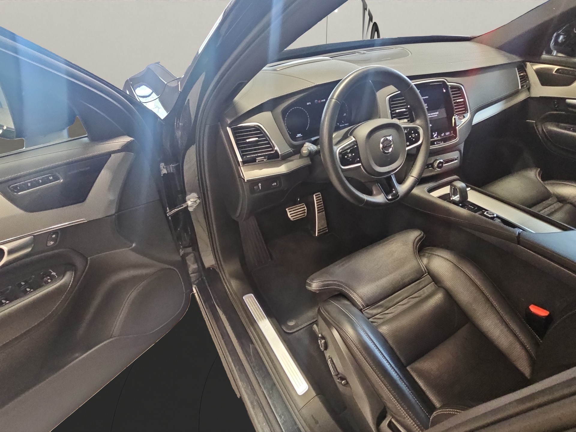 VOLVO XC90 2.0 B5 MH R-Design 7P. AWD-image-7