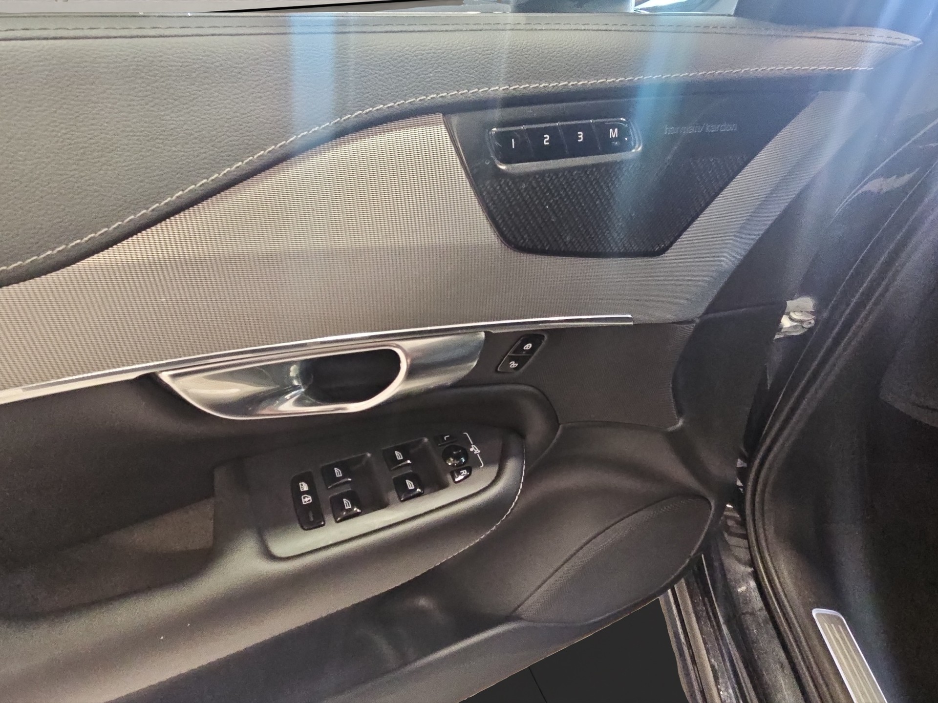 VOLVO XC90 2.0 B5 MH R-Design 7P. AWD-image-11