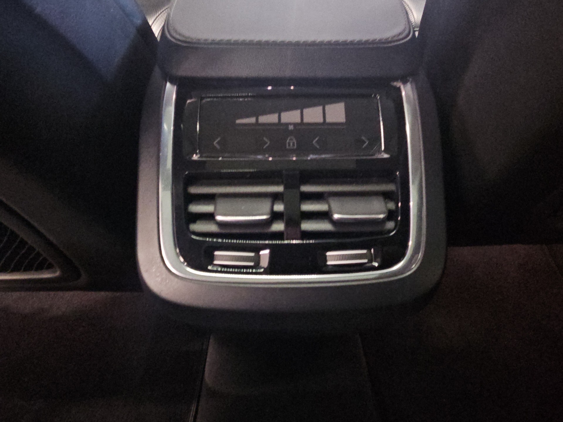VOLVO XC90 2.0 B5 MH R-Design 7P. AWD-image-16