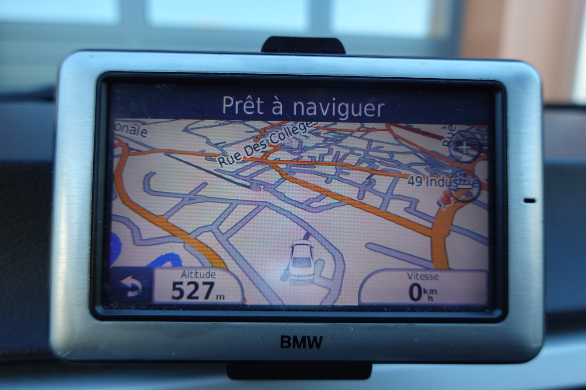 BMW 320d "* CH Auto * Tempomat * Capteurs avant/arrière * GPS * 8 Roues * Prix fixe"-image-18