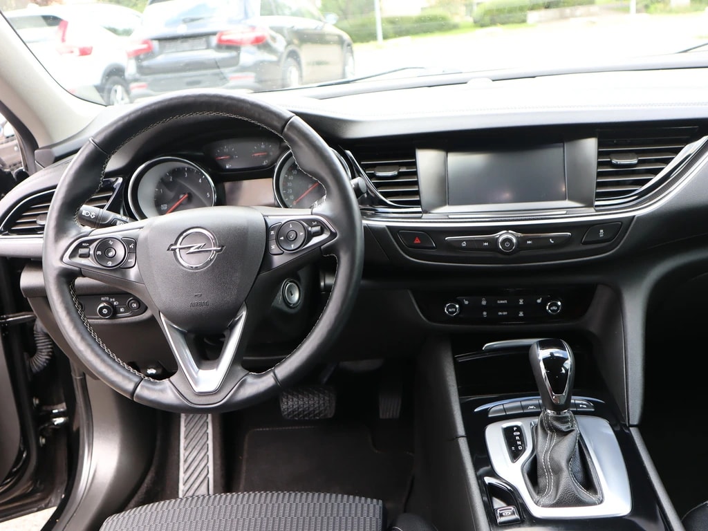 OPEL Insignia 2.0 CDTI Sports Tourer Elegance Automatic ** Teil-Leder ** Navi mit RF-Kamera **-image-9
