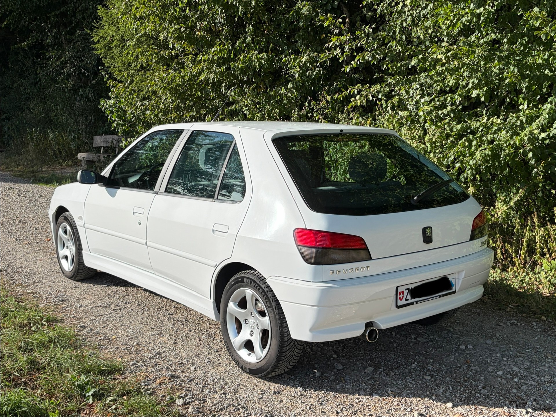 PEUGEOT 1.8 16V XT-image-2