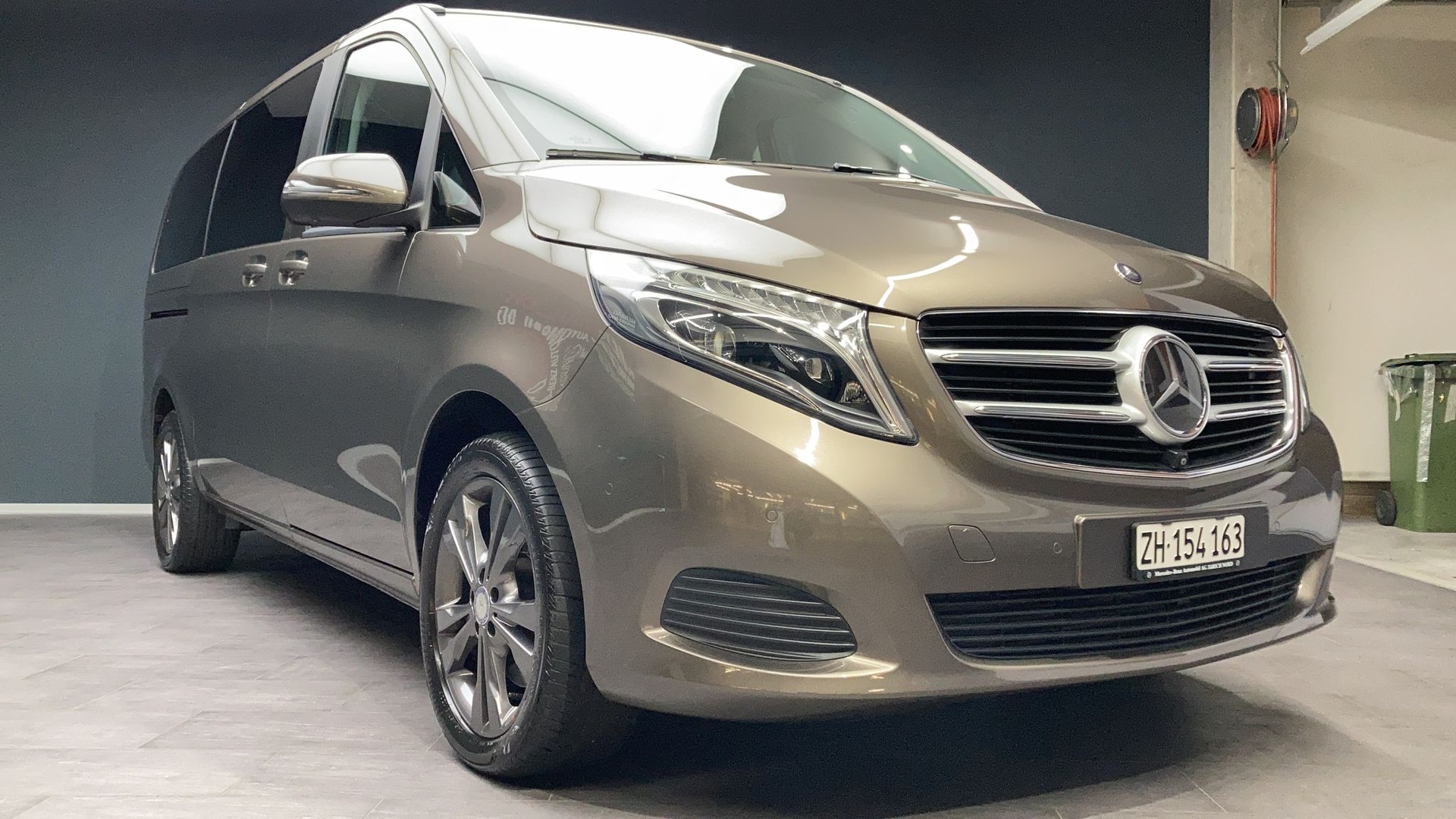 MERCEDES-BENZ V 250 d Trend lang 4matic-image-0