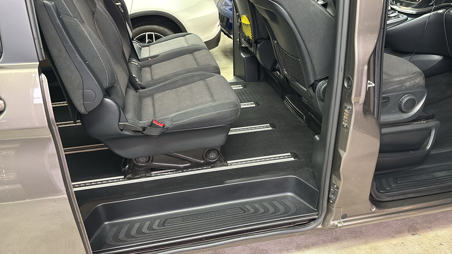 MERCEDES-BENZ V 250 d Trend lang 4matic-image-5