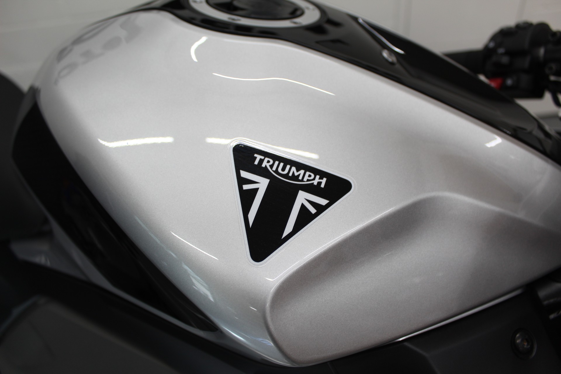 TRIUMPH 660-image-5