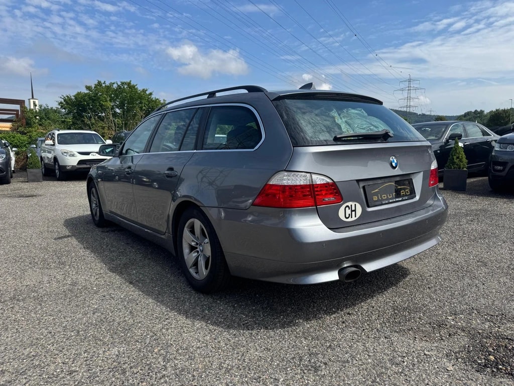 BMW 520i Touring-image-3